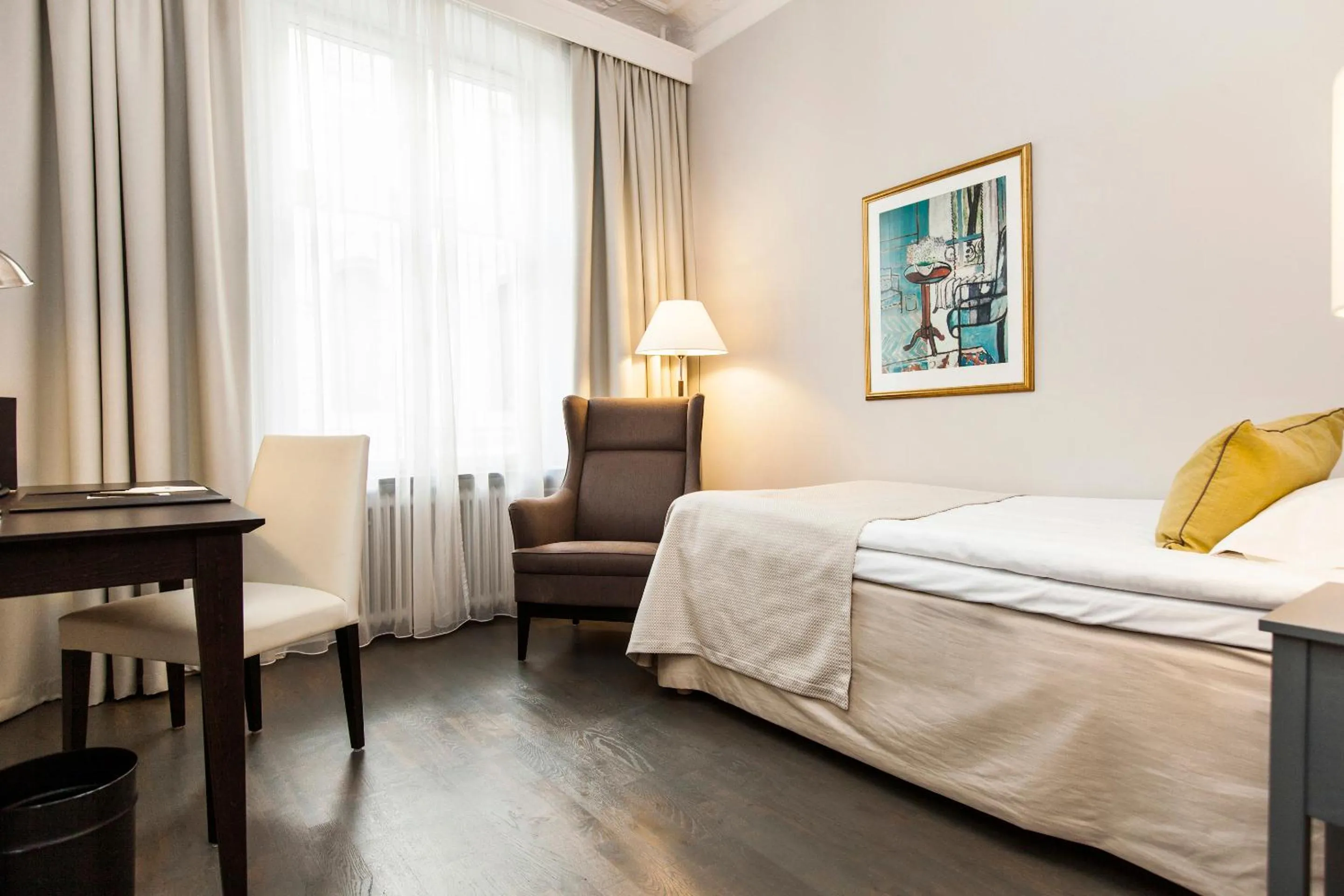 Bed in Elite Hotel Savoy