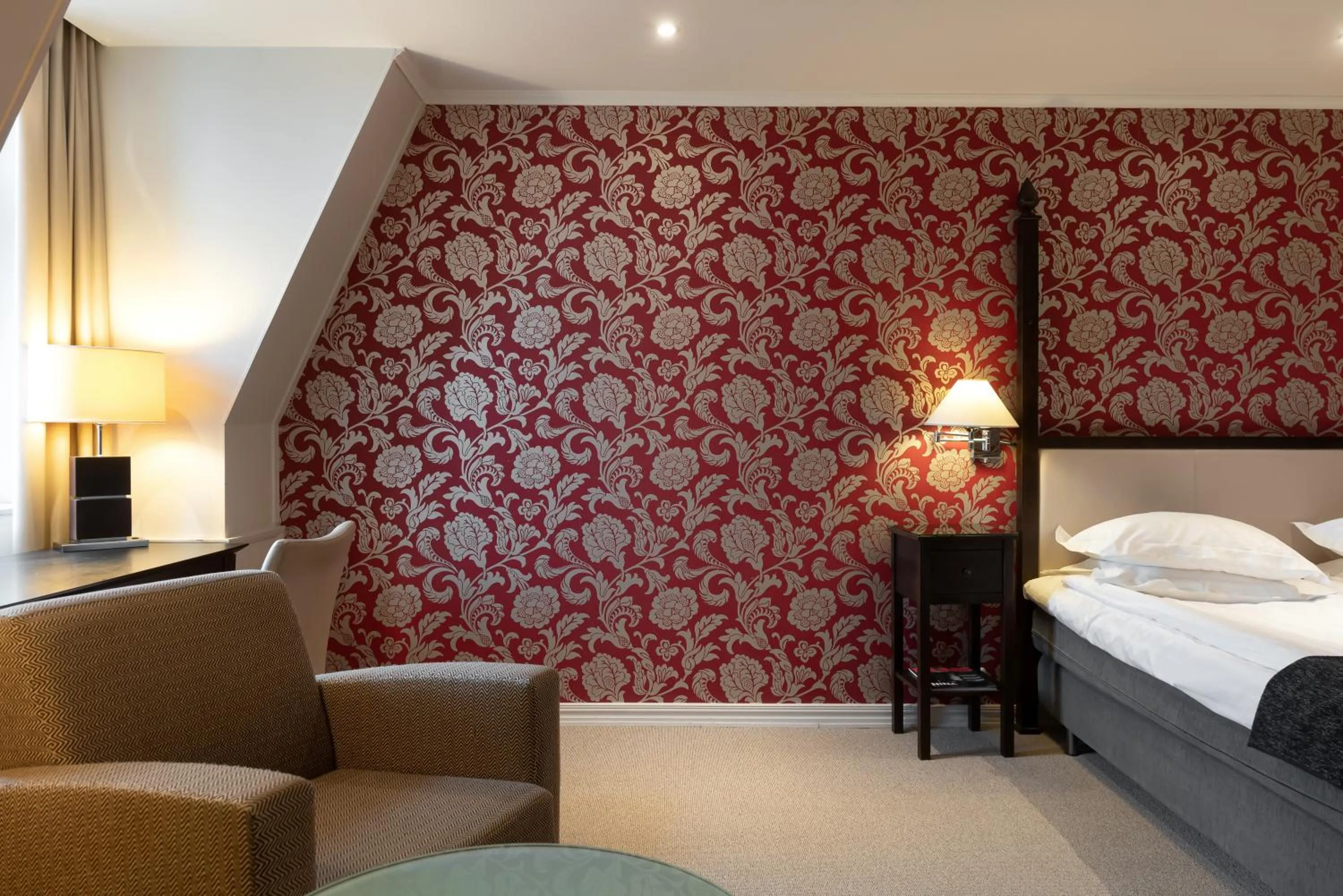 Photo of the whole room, Bed in Elite Hotel Savoy