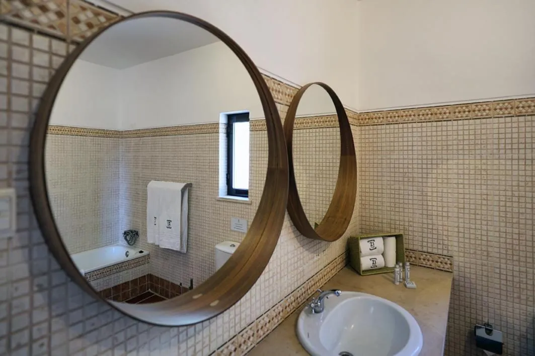 Toilet in Vale Fuzeiros Nature Guest House