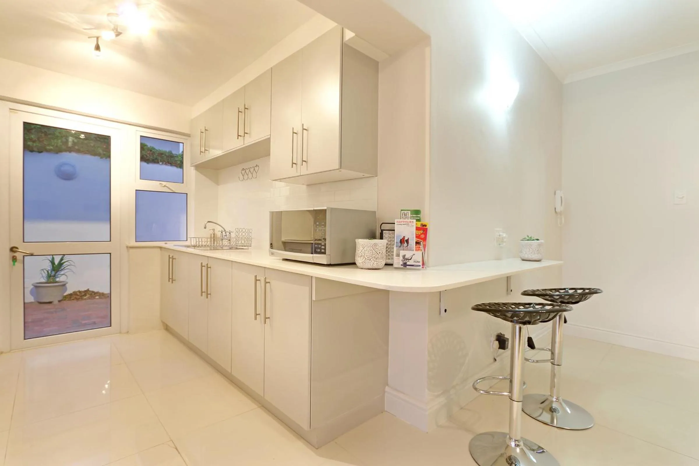 Kitchen or kitchenette in Camps Bay Beach Apartment
