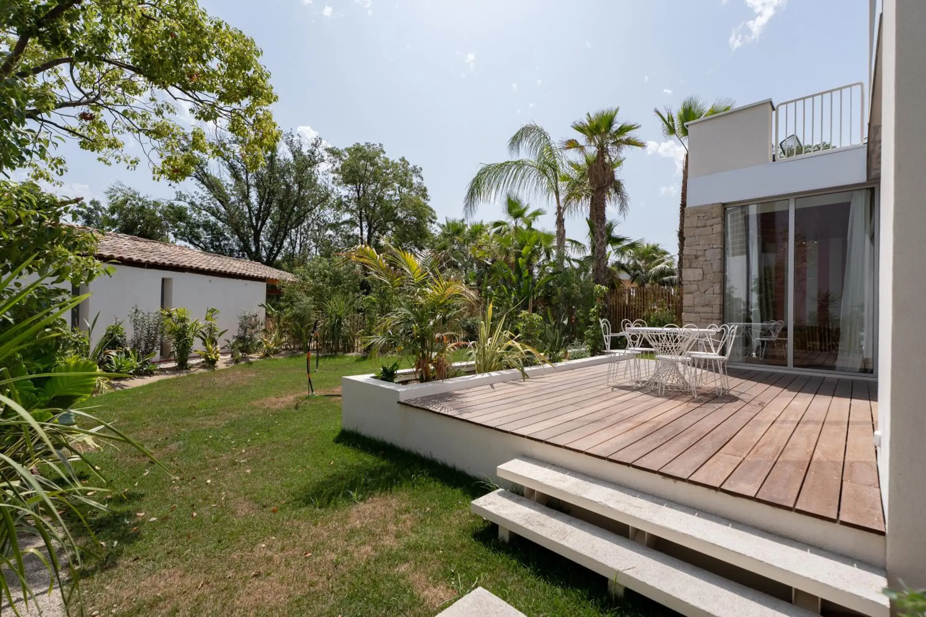 Property building in Hotel Casarose - Cannes Mandelieu Property building in Hotel Casarose - Cannes Mandelieu