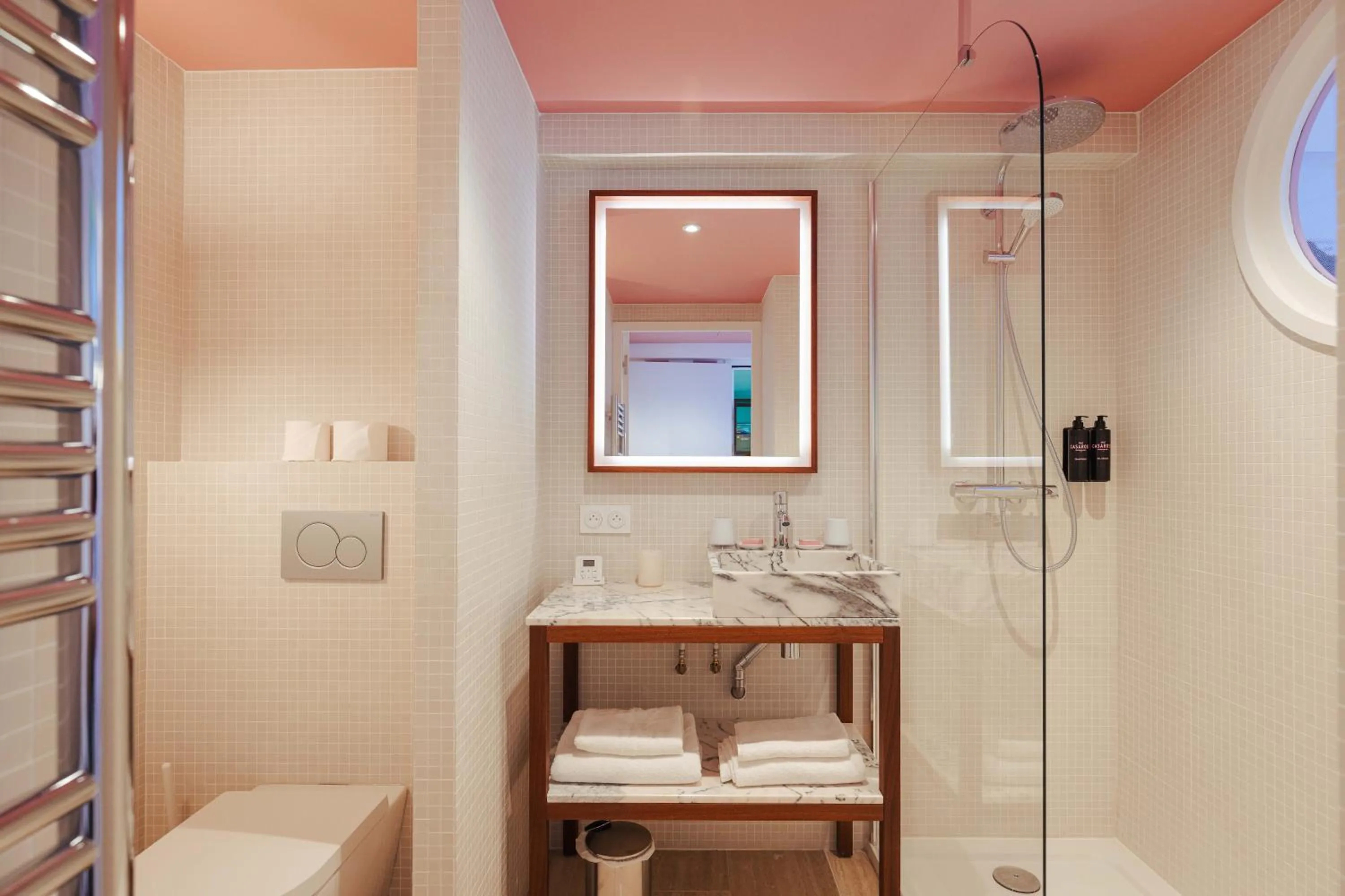 Shower in Hotel Casarose - Cannes Mandelieu