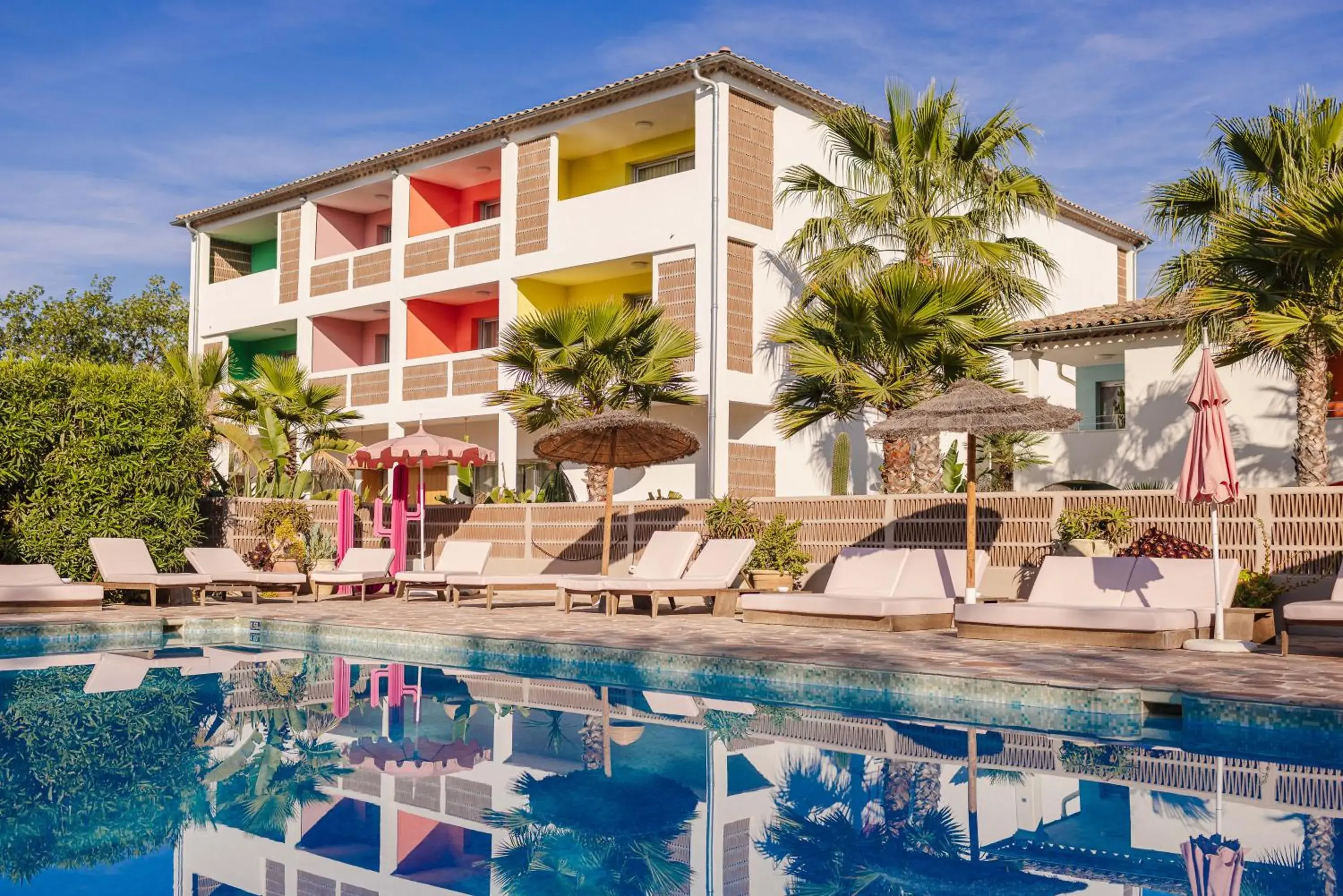 Swimming pool in Hotel Casarose - Cannes Mandelieu Swimming pool in Hotel Casarose - Cannes Mandelieu