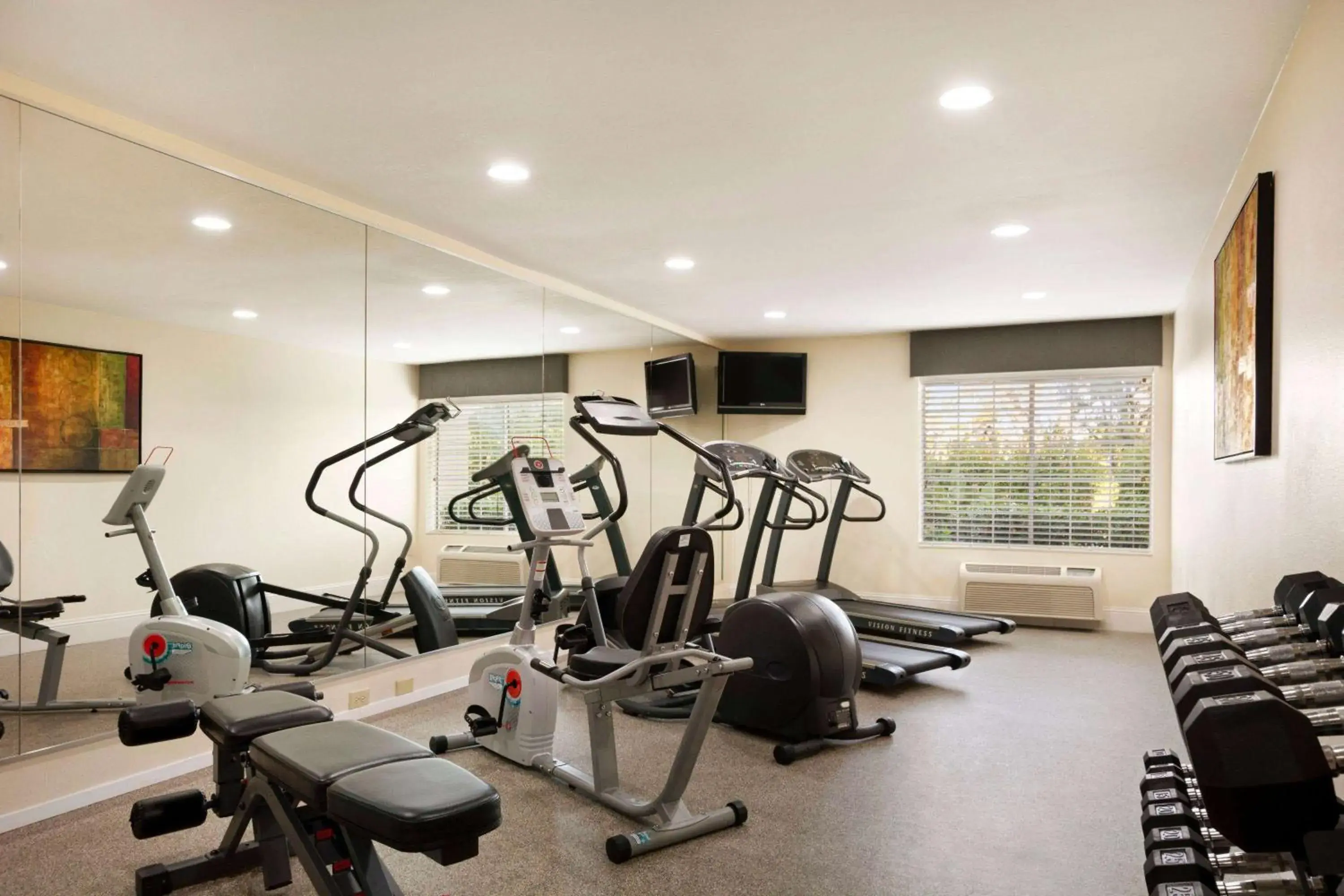 Fitness centre/facilities in Wingate by Wyndham San Marcos Fitness centre/facilities in Wingate by Wyndham San Marcos