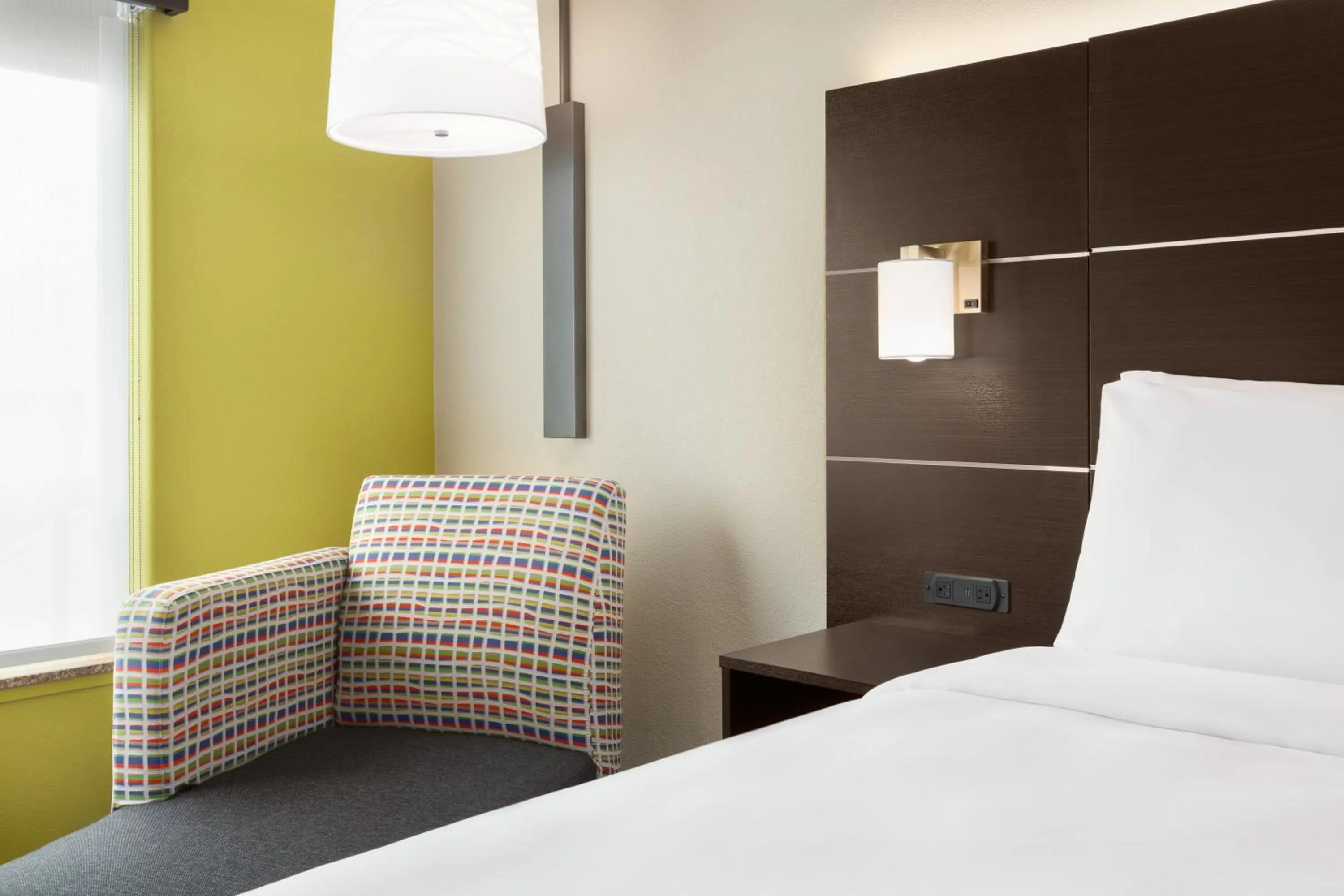 Bed in Holiday Inn Express Hotel & Suites San Antonio NW-Medical Area by IHG