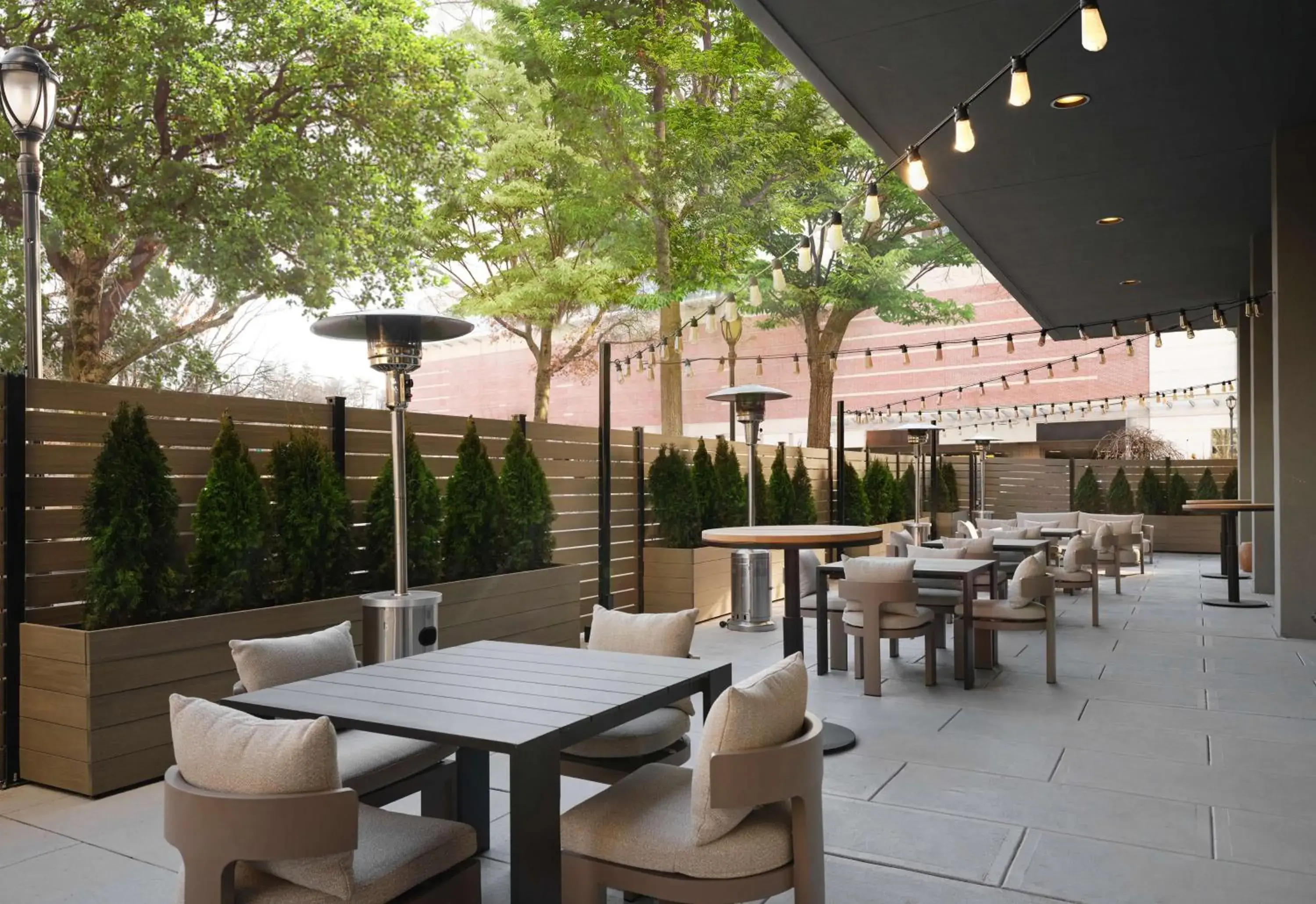 Property building in Sonesta White Plains Downtown Property building in Sonesta White Plains Downtown