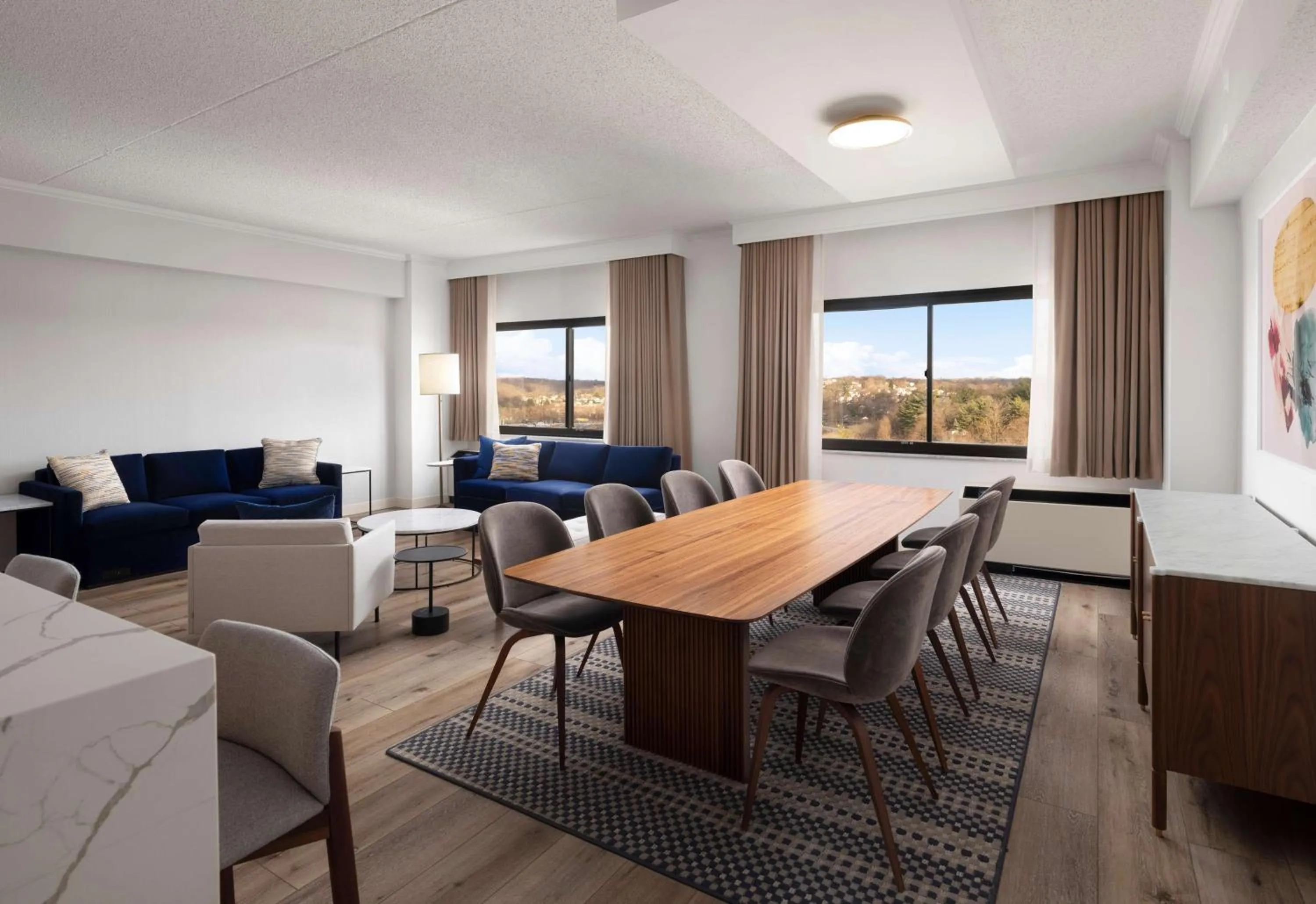 Bedroom in Sonesta White Plains Downtown