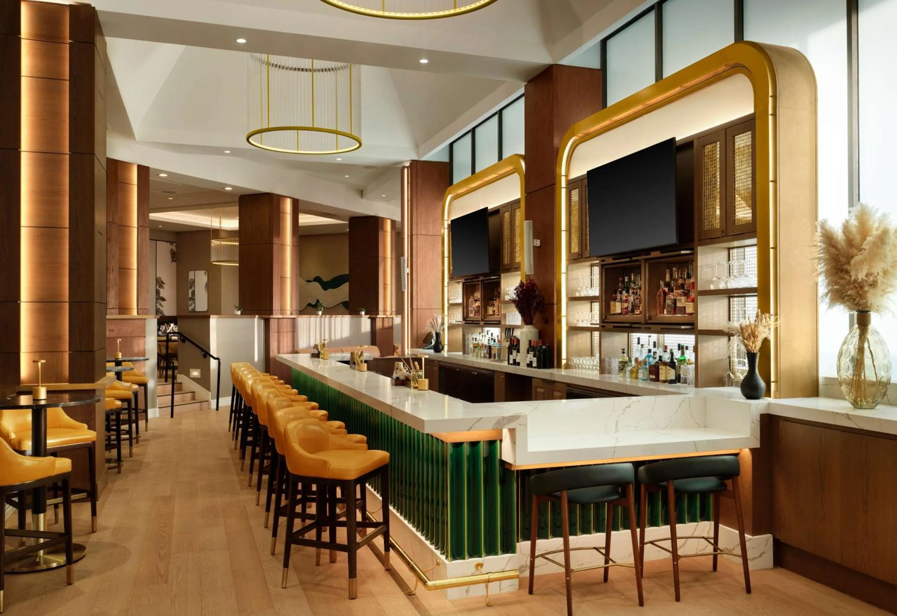 Lounge or bar in Sonesta White Plains Downtown