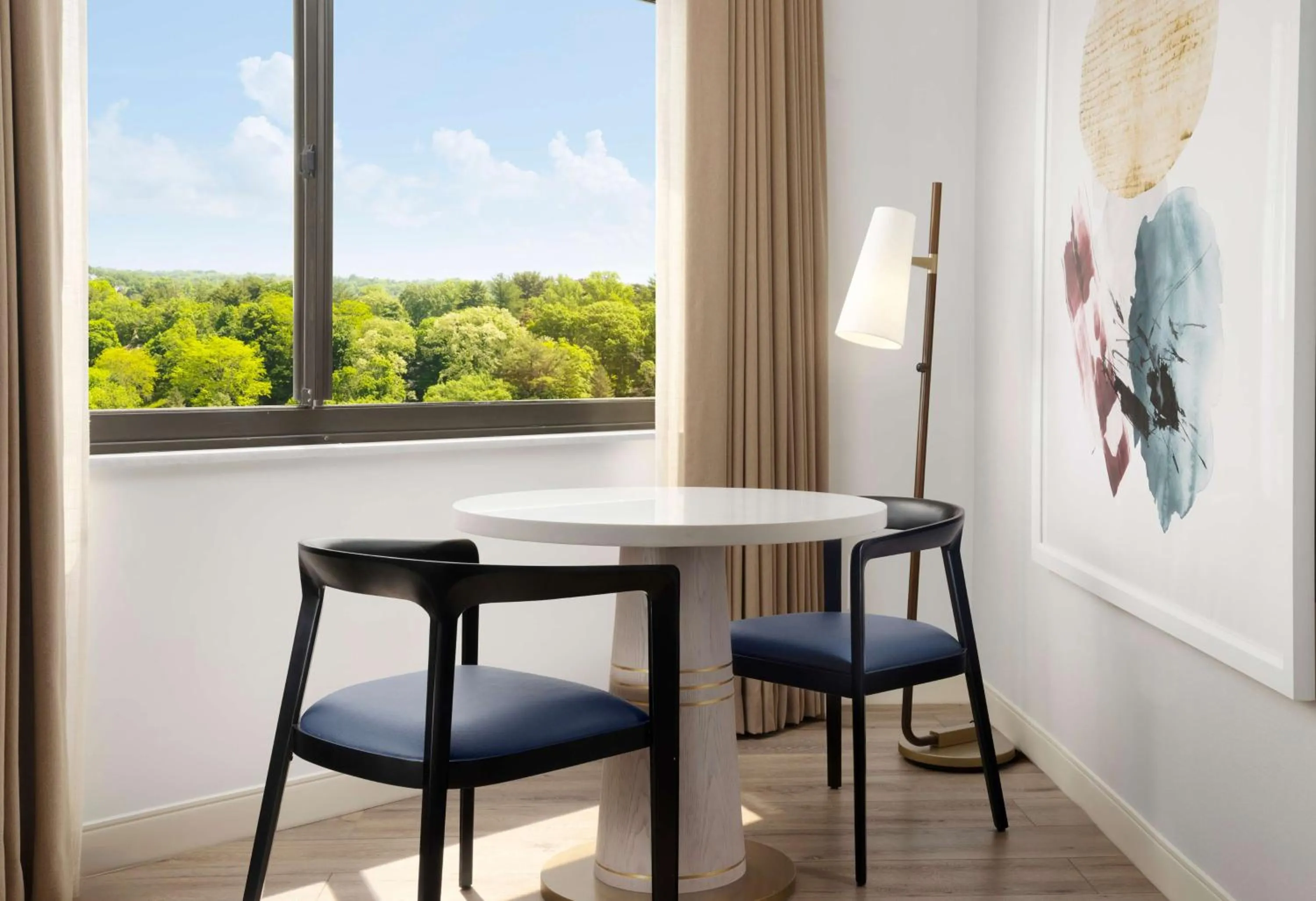 Bedroom in Sonesta White Plains Downtown