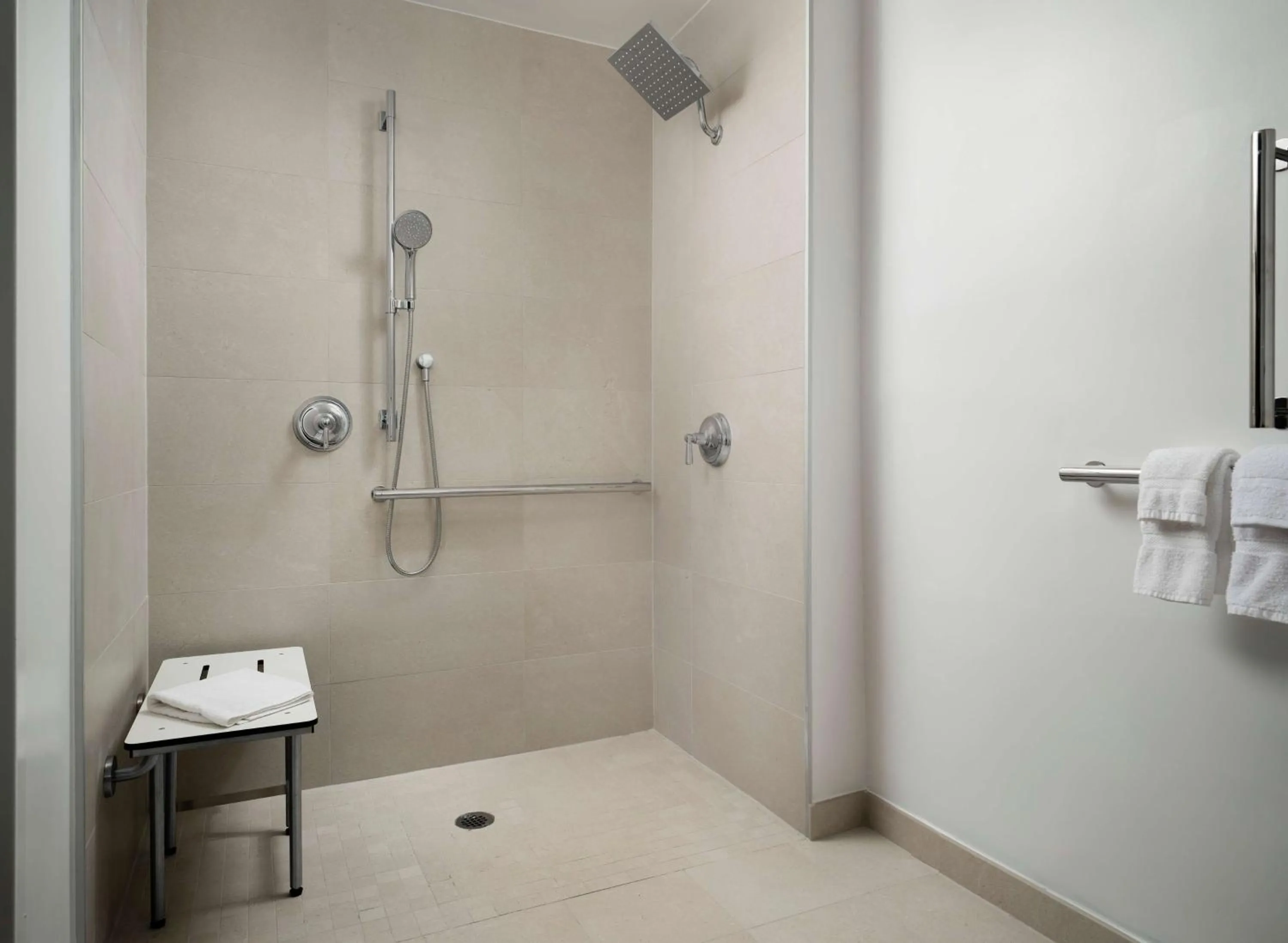 Bathroom in Sonesta White Plains Downtown