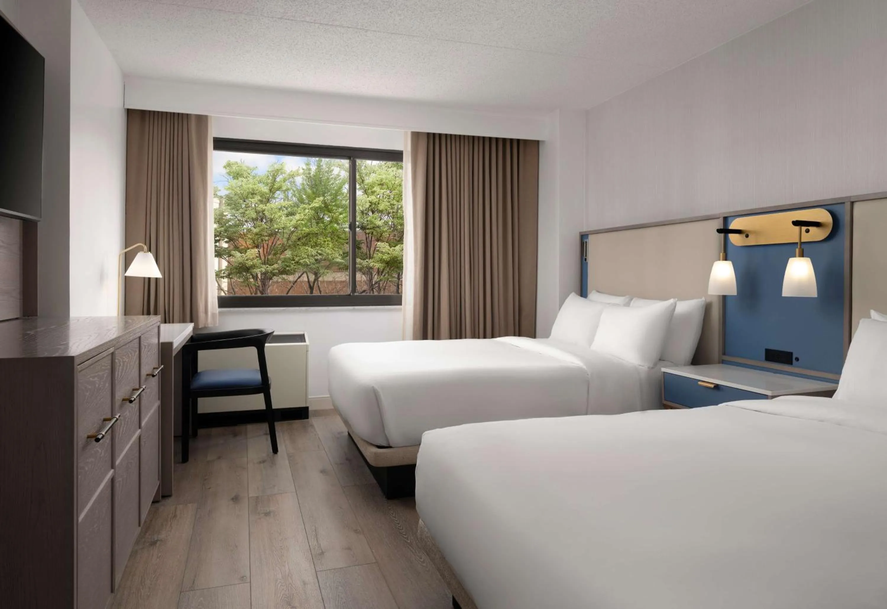 Bedroom, Bed in Sonesta White Plains Downtown