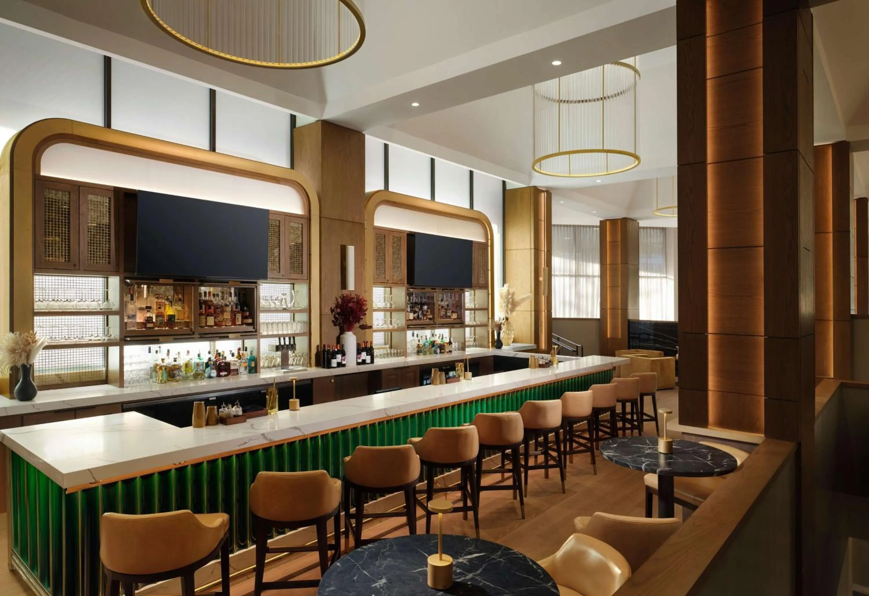 Lounge or bar in Sonesta White Plains Downtown