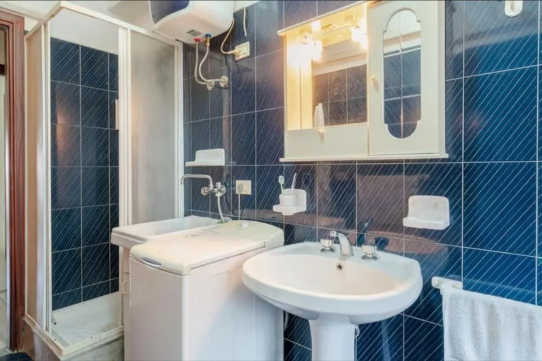 Shower in Casa Viale Lido