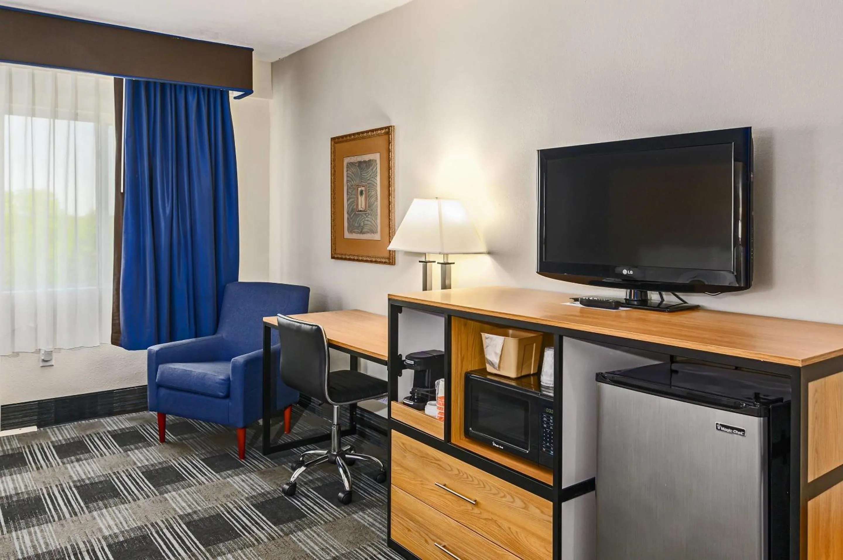 Bedroom in Quality Inn