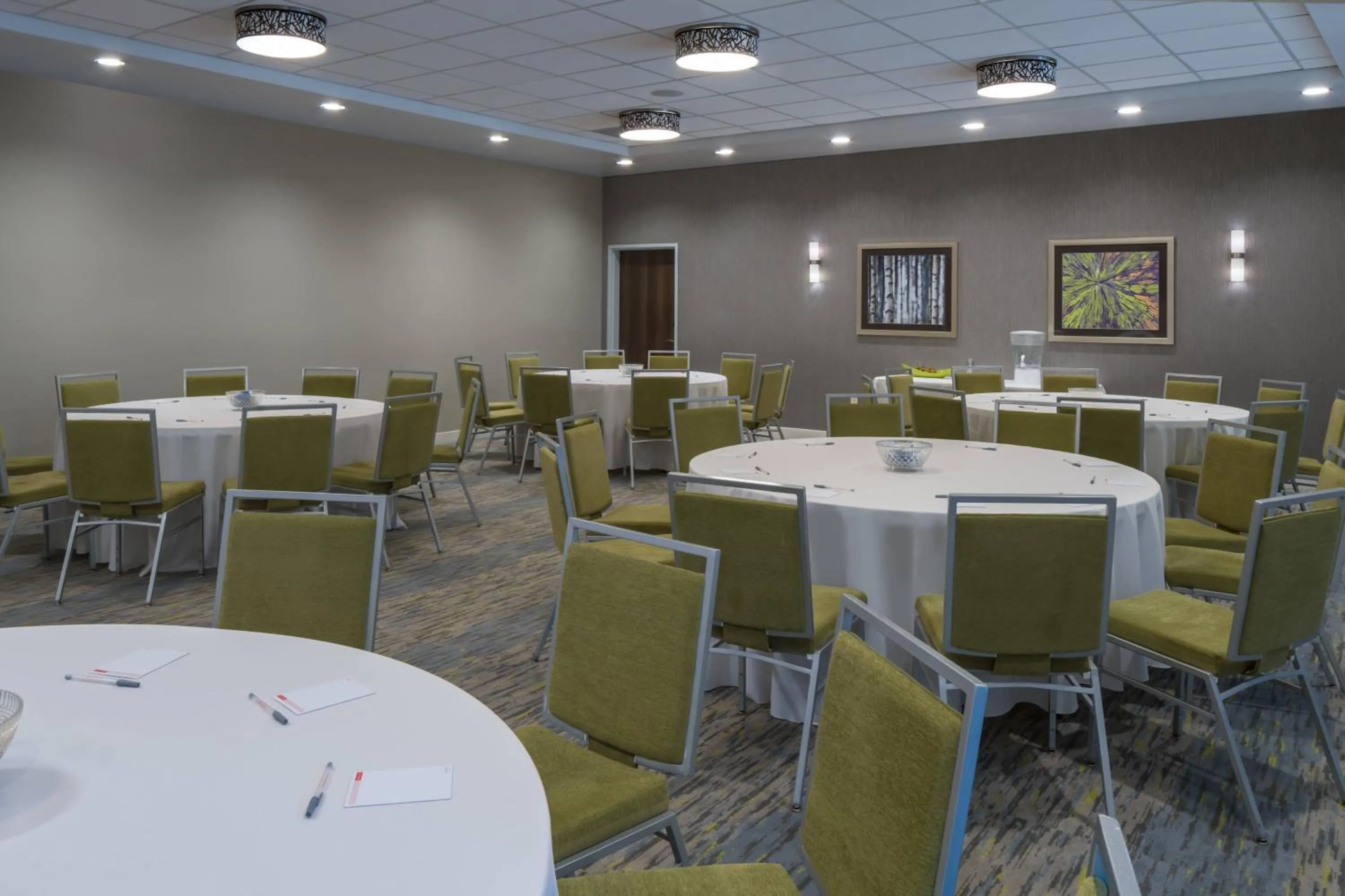 Meeting/conference room in Fairfield Inn & Suites by Marriott Chicago Schaumburg