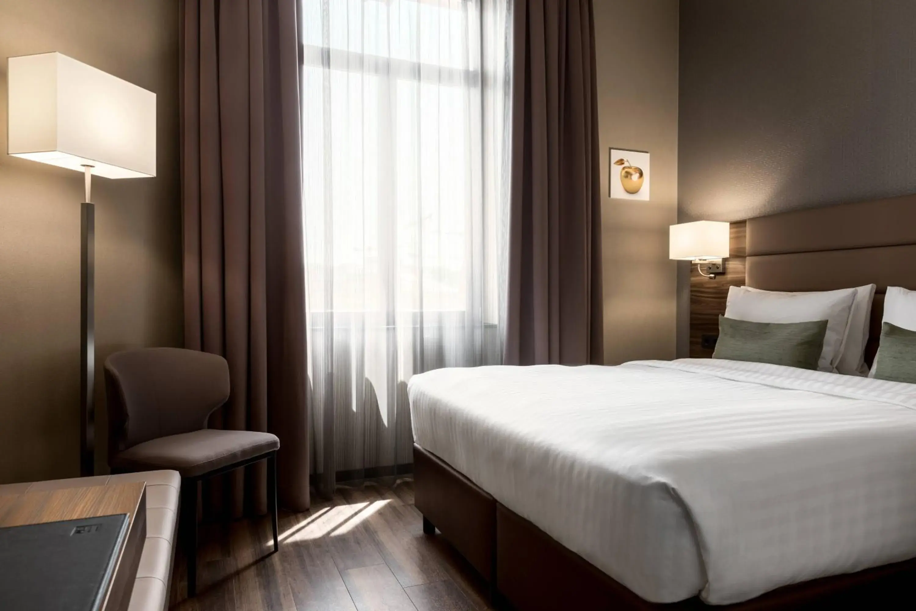 Standard Queen Room in AC Hotel by Marriott Mainz Standard Queen Room in AC Hotel by Marriott Mainz