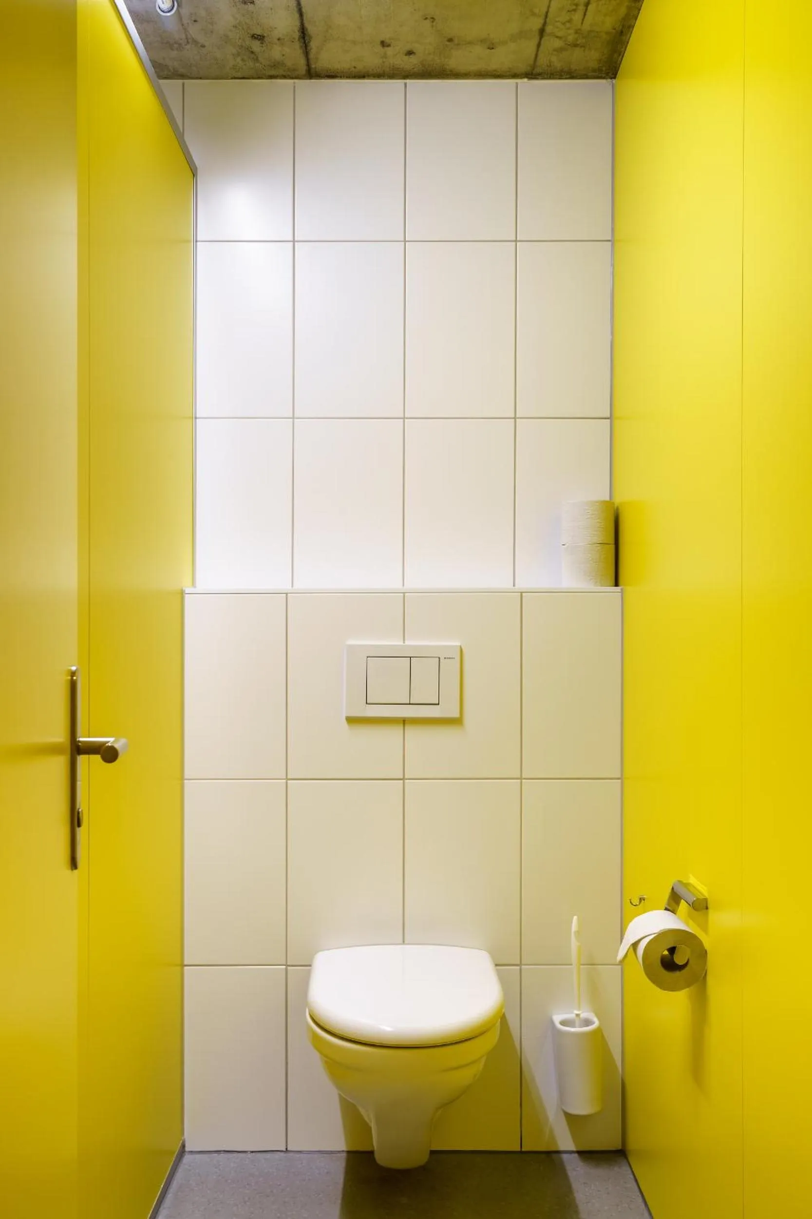 Toilet in Backpackers Villa Sonnenhof - Hostel Interlaken