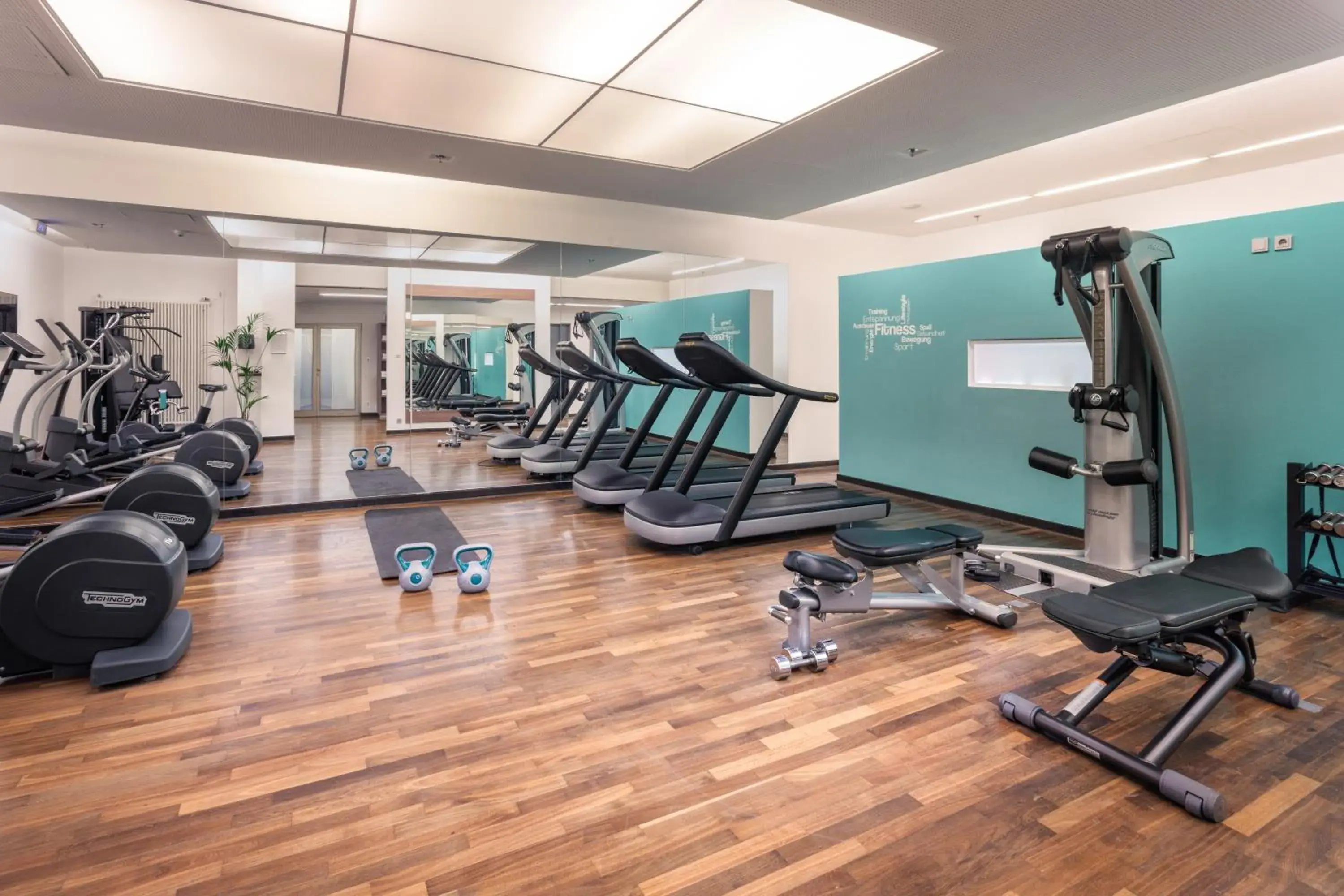 Fitness centre/facilities in Meliá Düsseldorf Fitness centre/facilities in Meliá Düsseldorf
