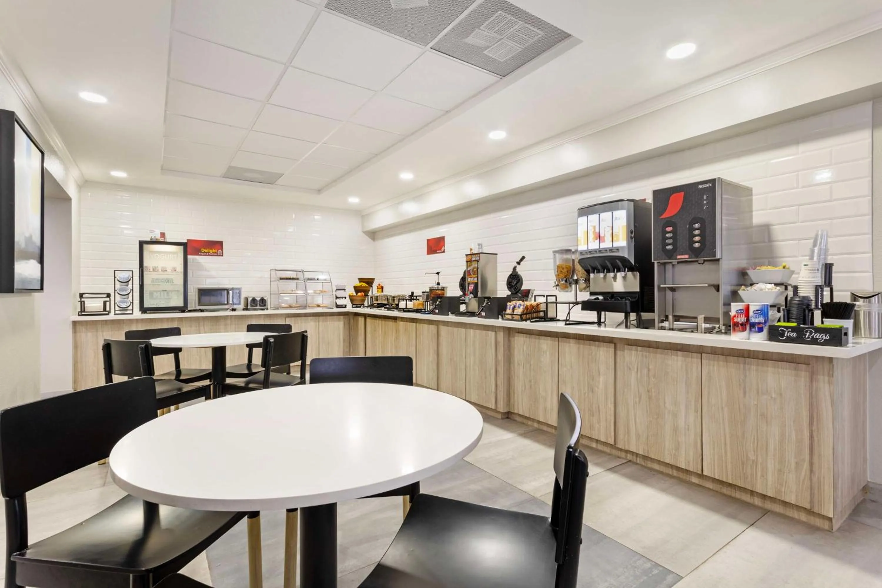 Breakfast in Best Western Plus Sugar Land-Stafford