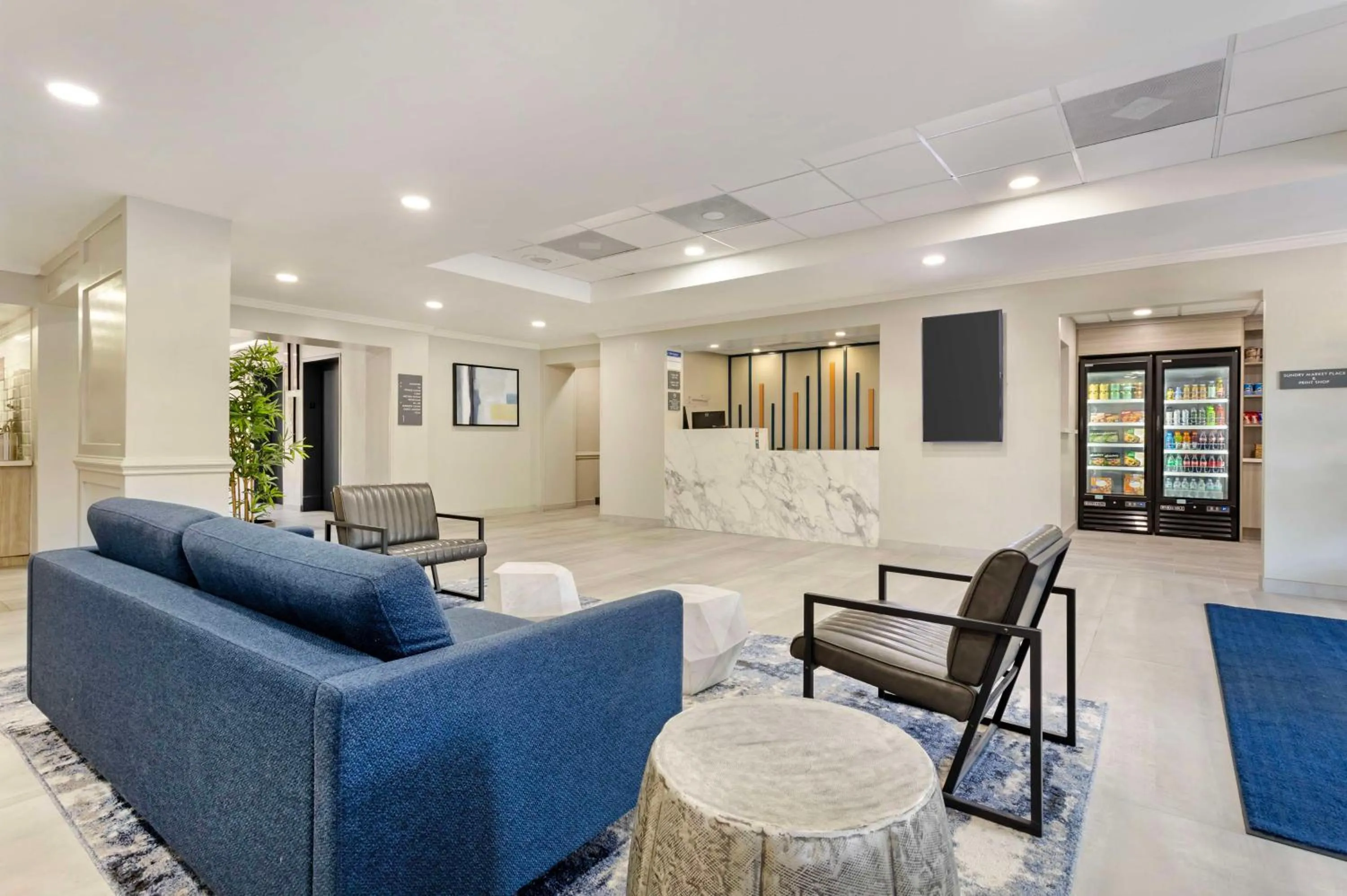 Lobby or reception in Best Western Plus Sugar Land-Stafford