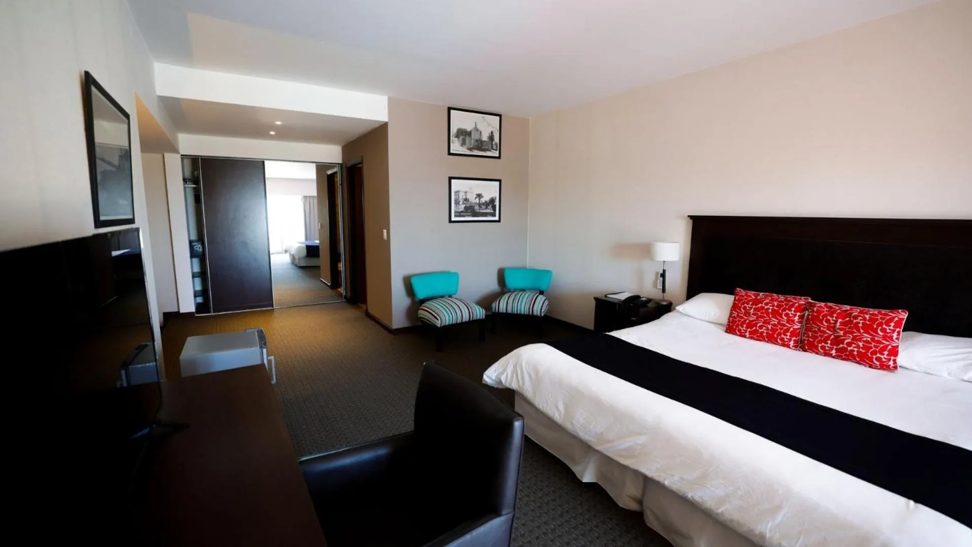 Bed in Howard Johnson Chascomus