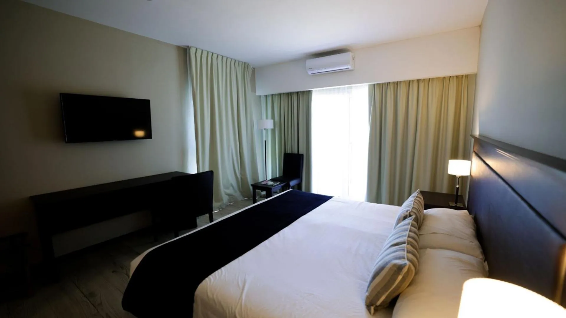 Bed in Howard Johnson Chascomus