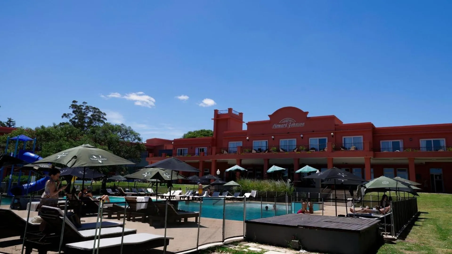 Garden in Howard Johnson Chascomus