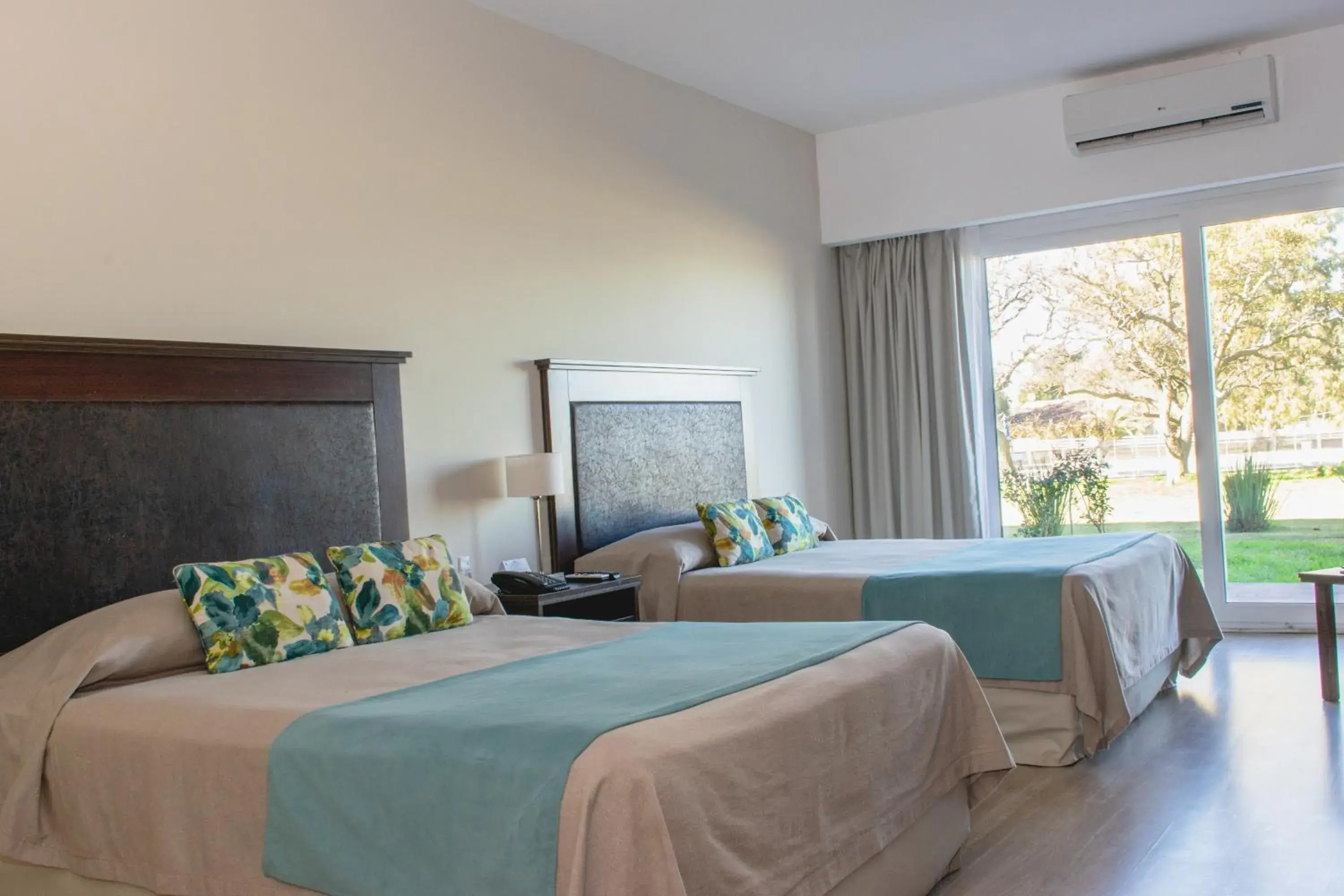 Bed in Howard Johnson Chascomus Bed in Howard Johnson Chascomus