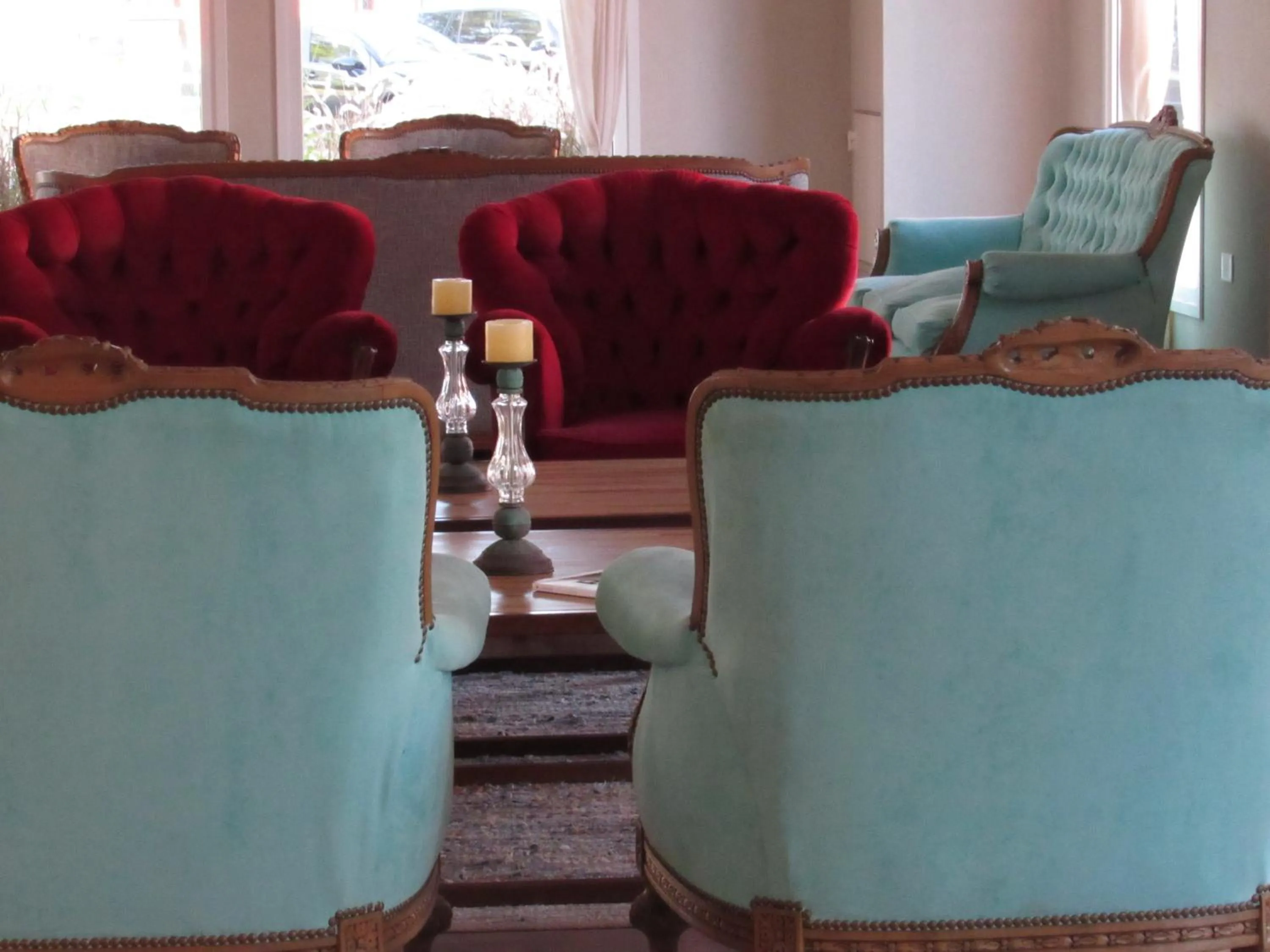 Seating area in Howard Johnson Chascomus