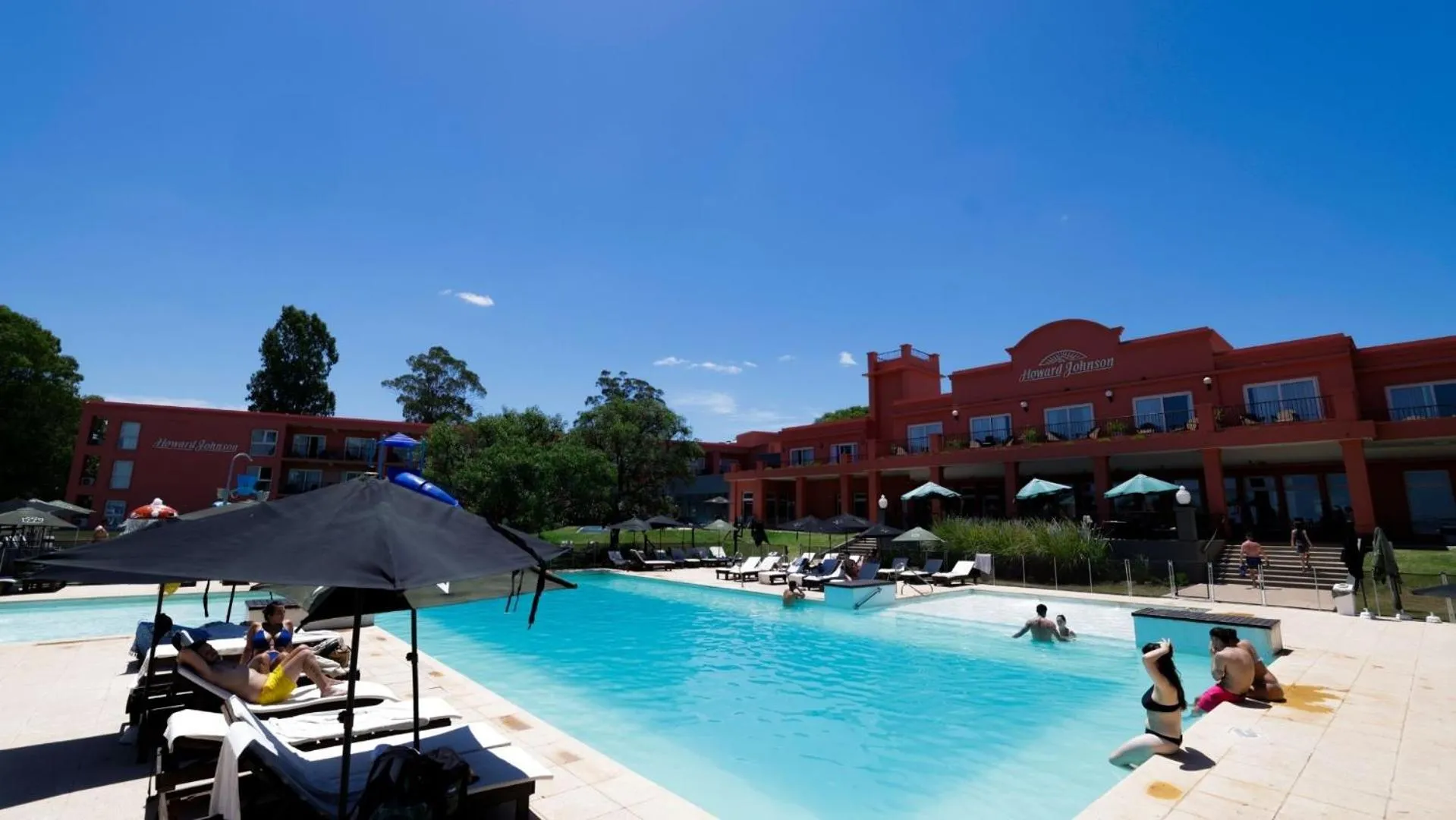 Day in Howard Johnson Chascomus