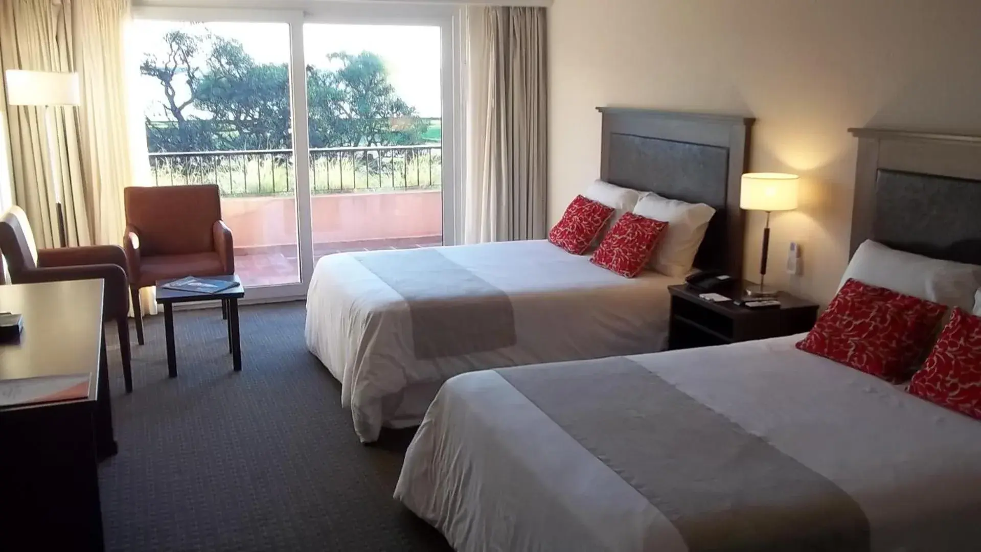 Bedroom, Bed in Howard Johnson Chascomus Bedroom, Bed in Howard Johnson Chascomus