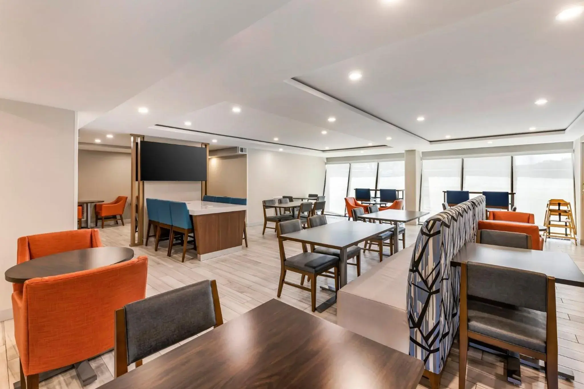 Restaurant/places to eat in Holiday Inn Express Chicago-Downers Grove by IHG Restaurant/places to eat in Holiday Inn Express Chicago-Downers Grove by IHG