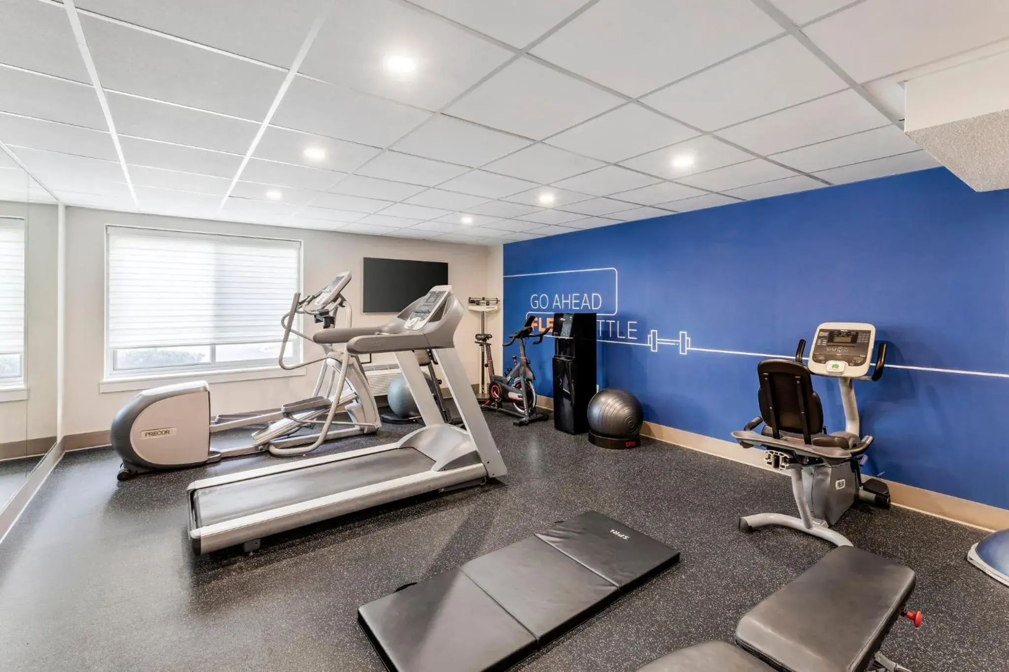 Fitness centre/facilities in Holiday Inn Express Chicago-Downers Grove by IHG Fitness centre/facilities in Holiday Inn Express Chicago-Downers Grove by IHG