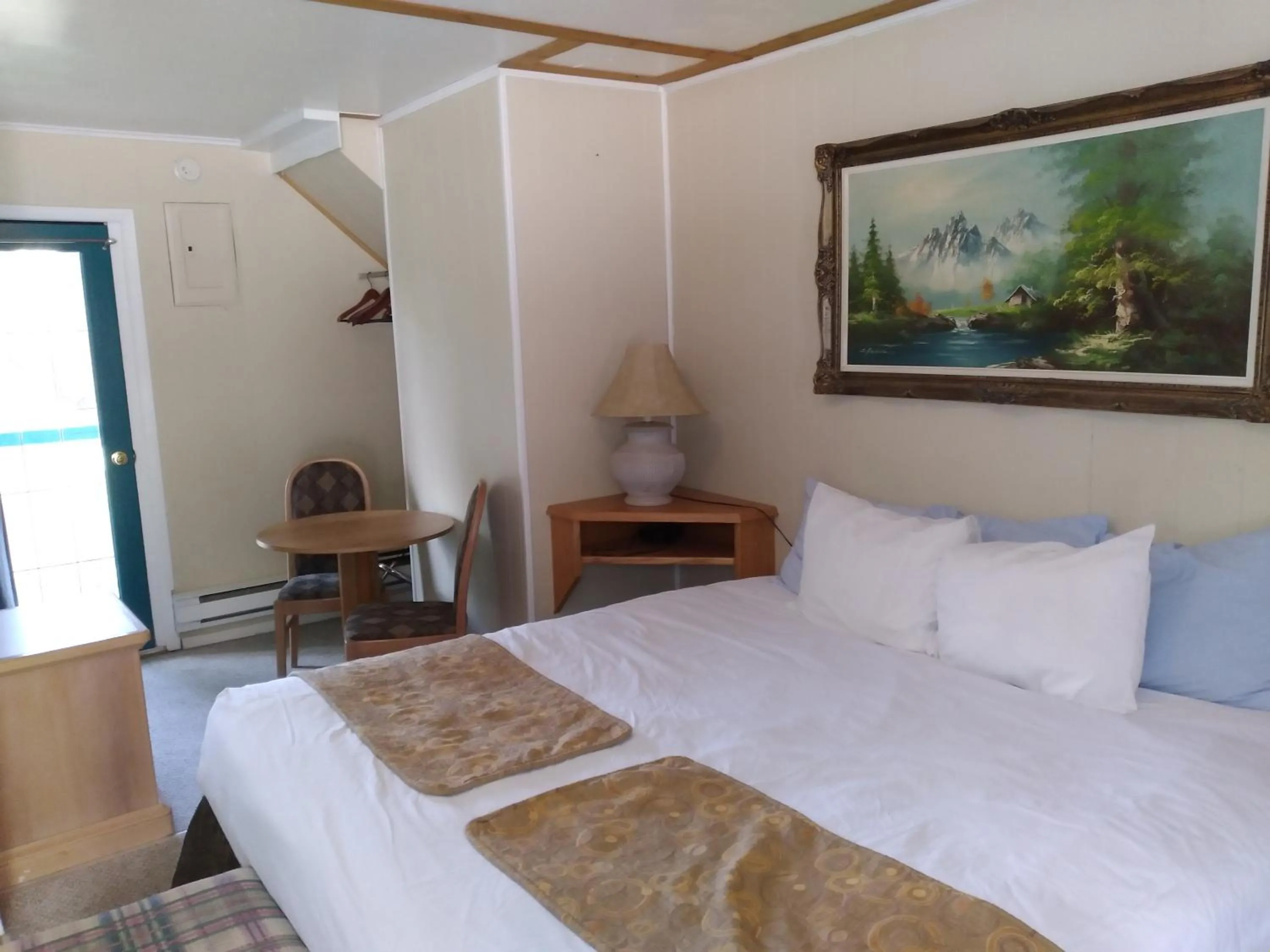 Bed in AppleTree Inn