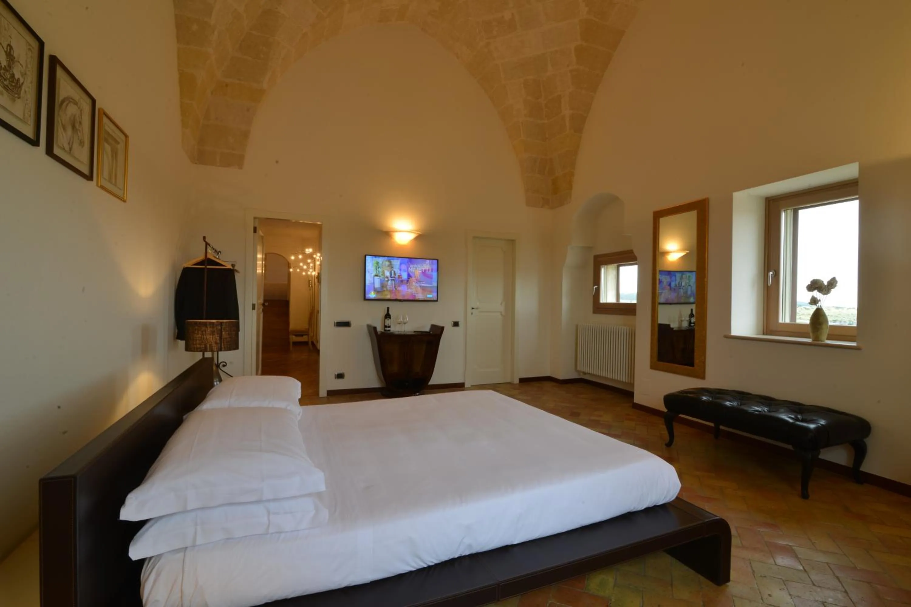 Photo of the whole room, Bed in Antica Civita Luxury Room