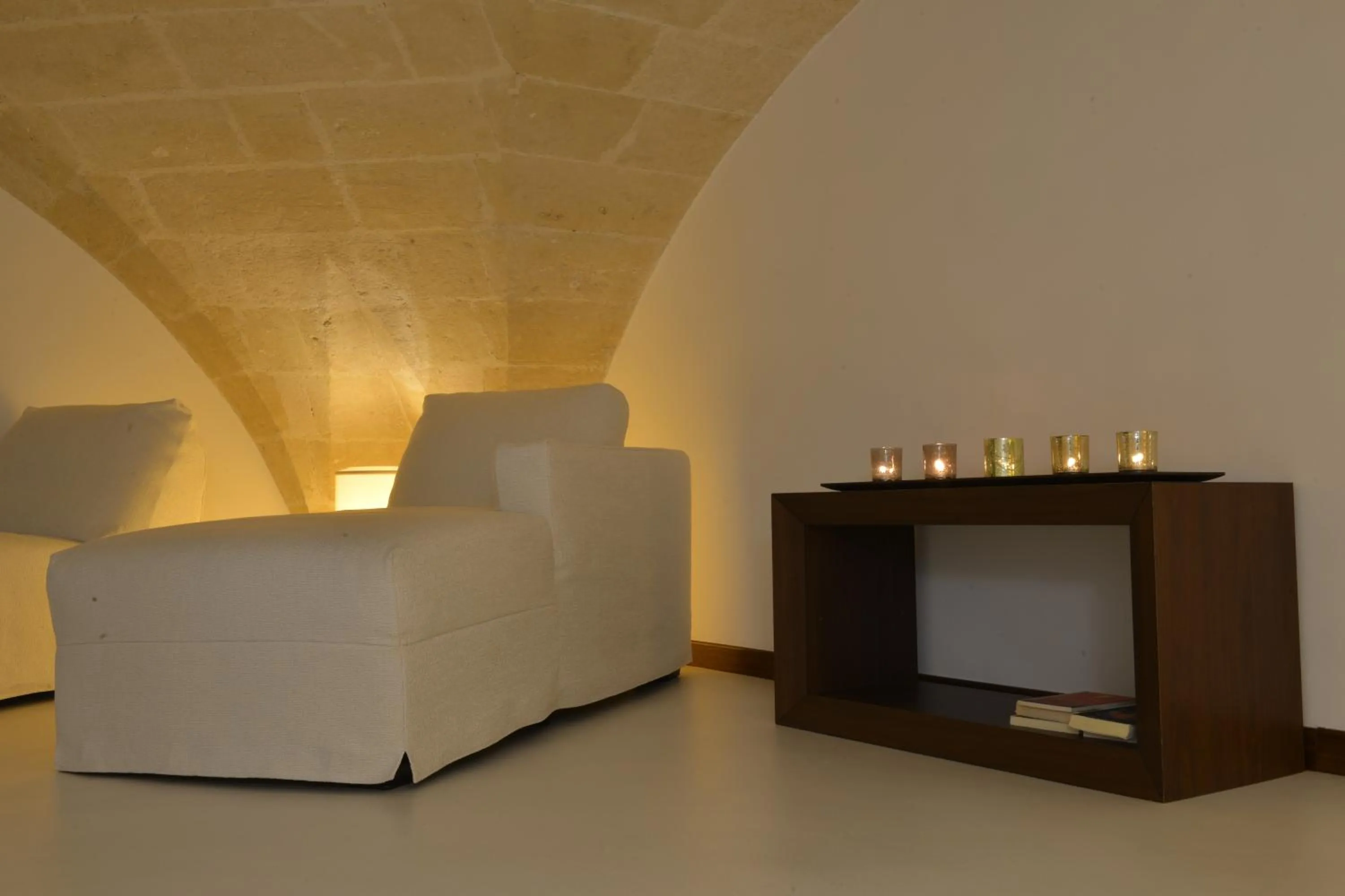 Evening entertainment in Antica Civita Luxury Room