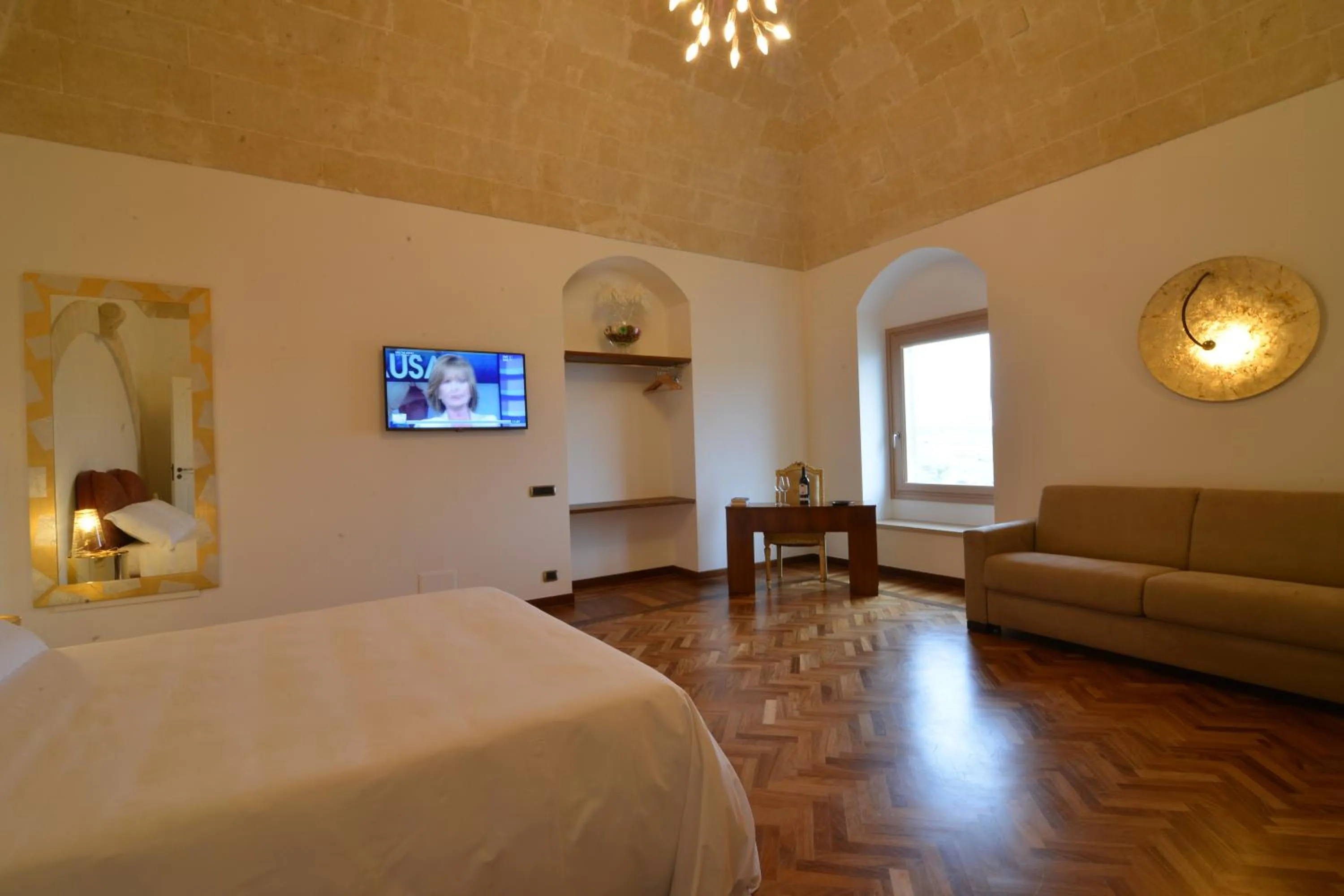 Photo of the whole room, Bed in Antica Civita Luxury Room