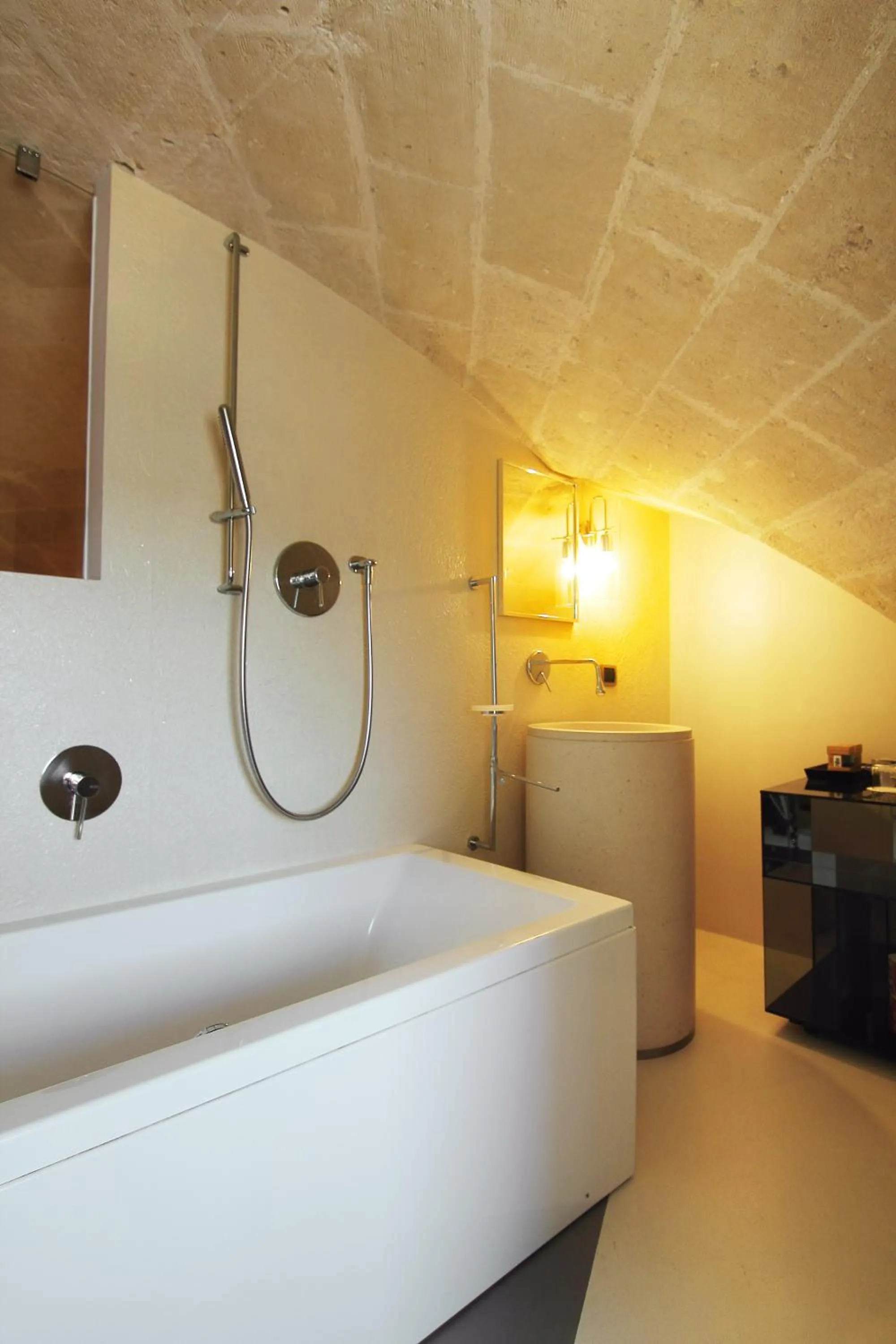 Bathroom, Bed in Antica Civita Luxury Room