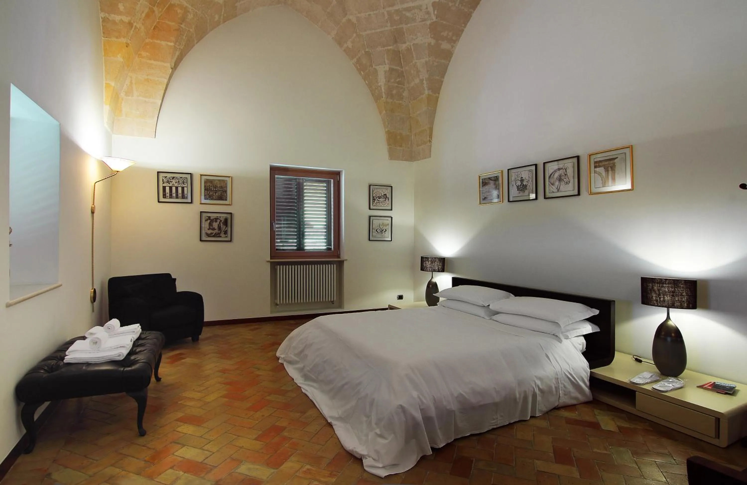 Bedroom, Bed in Antica Civita Luxury Room
