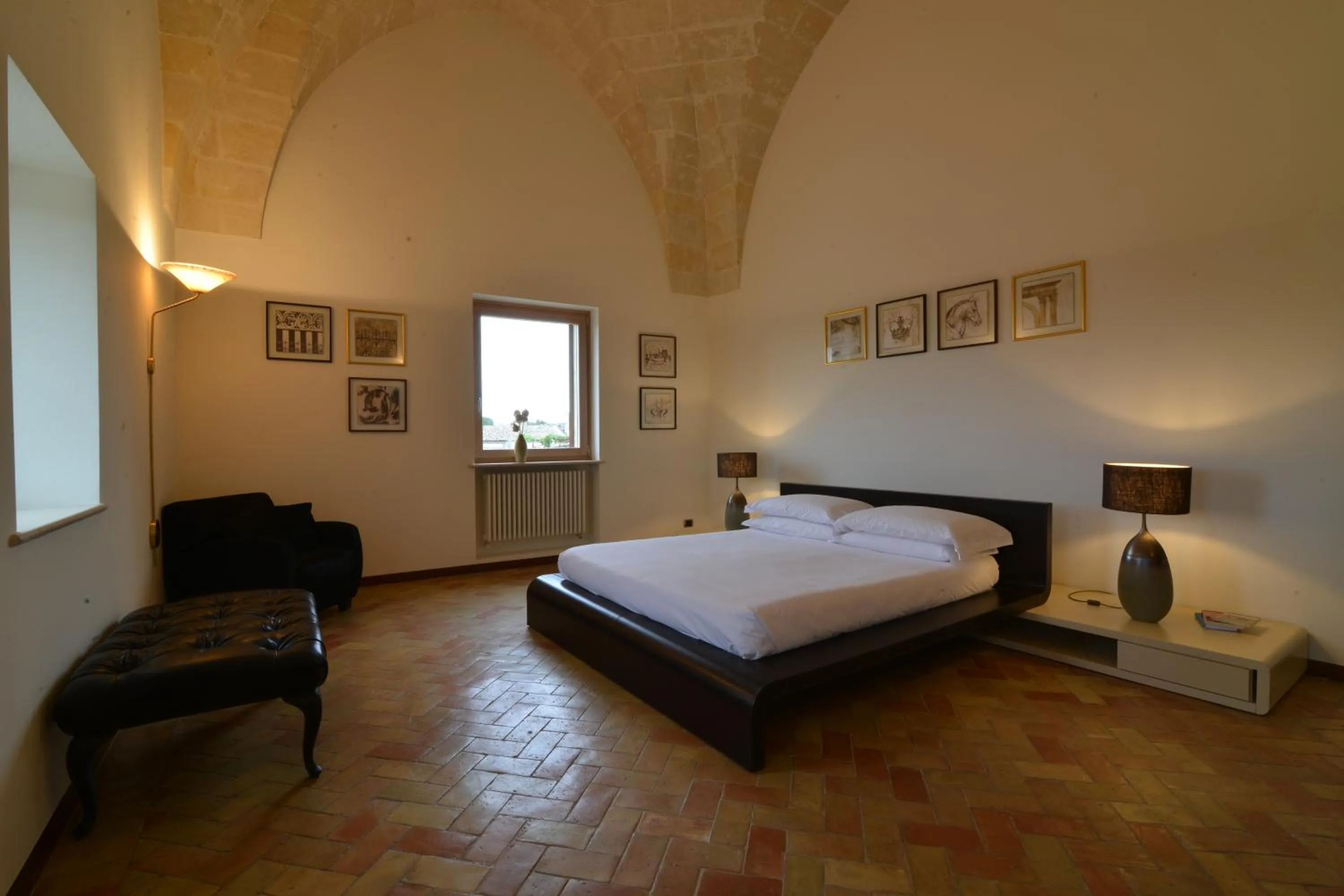 Photo of the whole room, Bed in Antica Civita Luxury Room