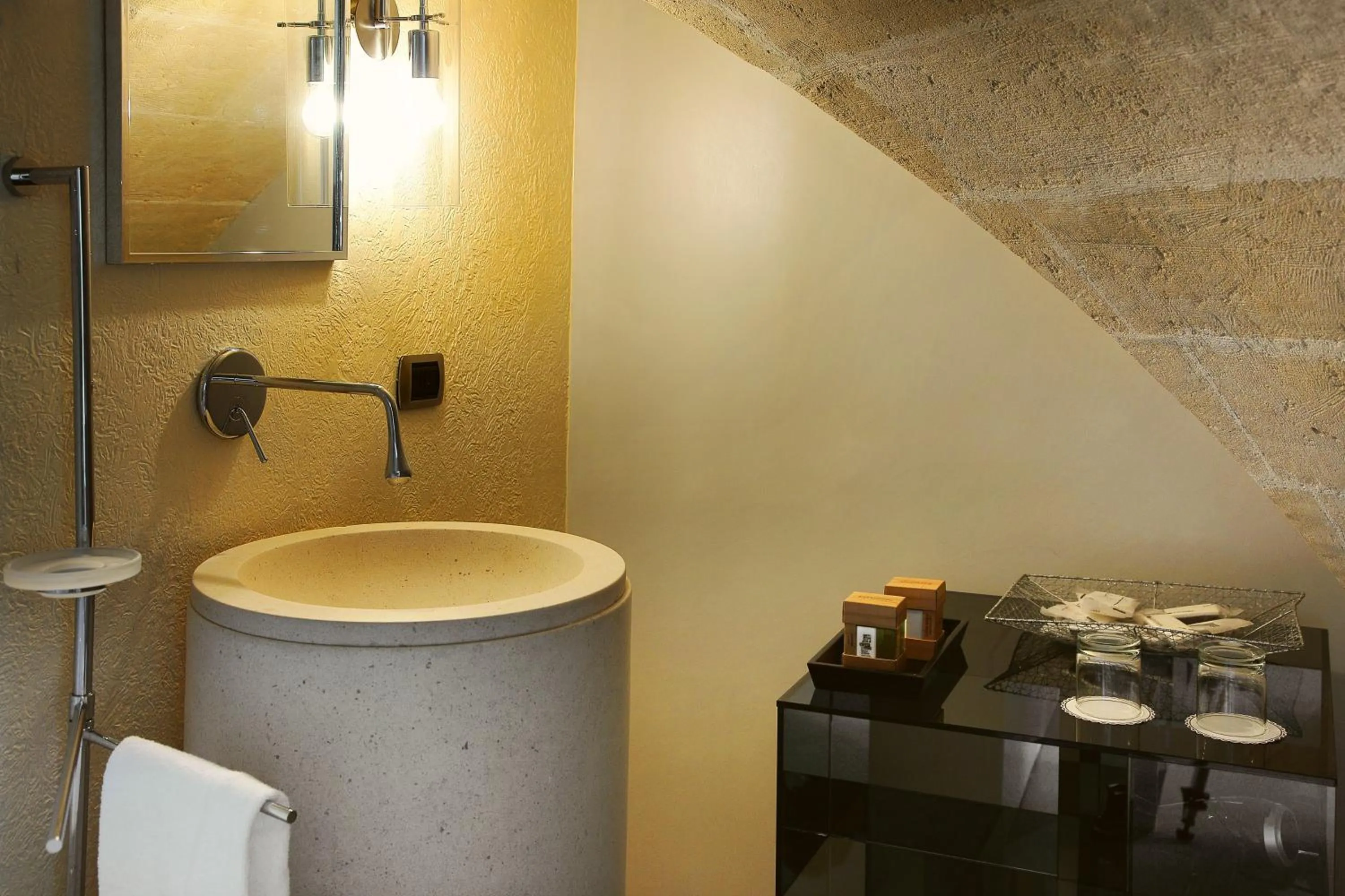 Bathroom in Antica Civita Luxury Room
