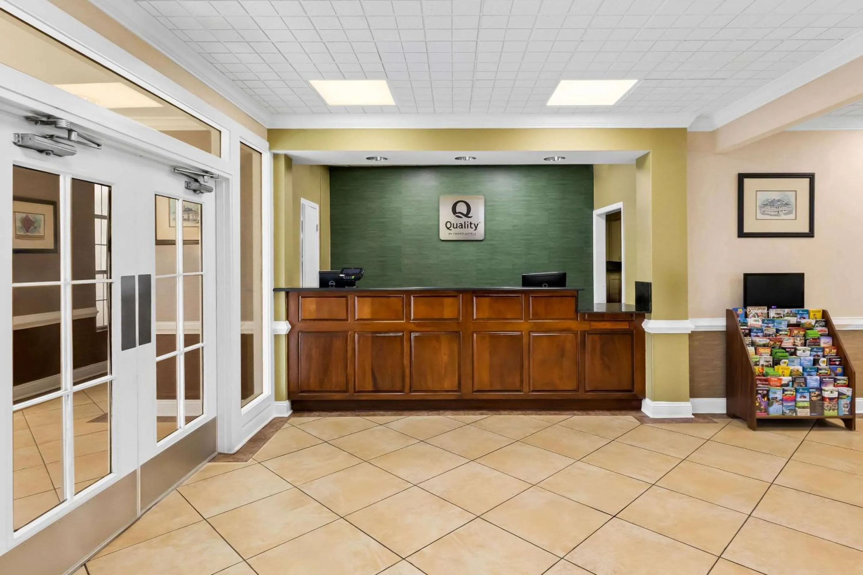 Lobby or reception in Quality Inn Fayetteville Near Historic Downtown Square