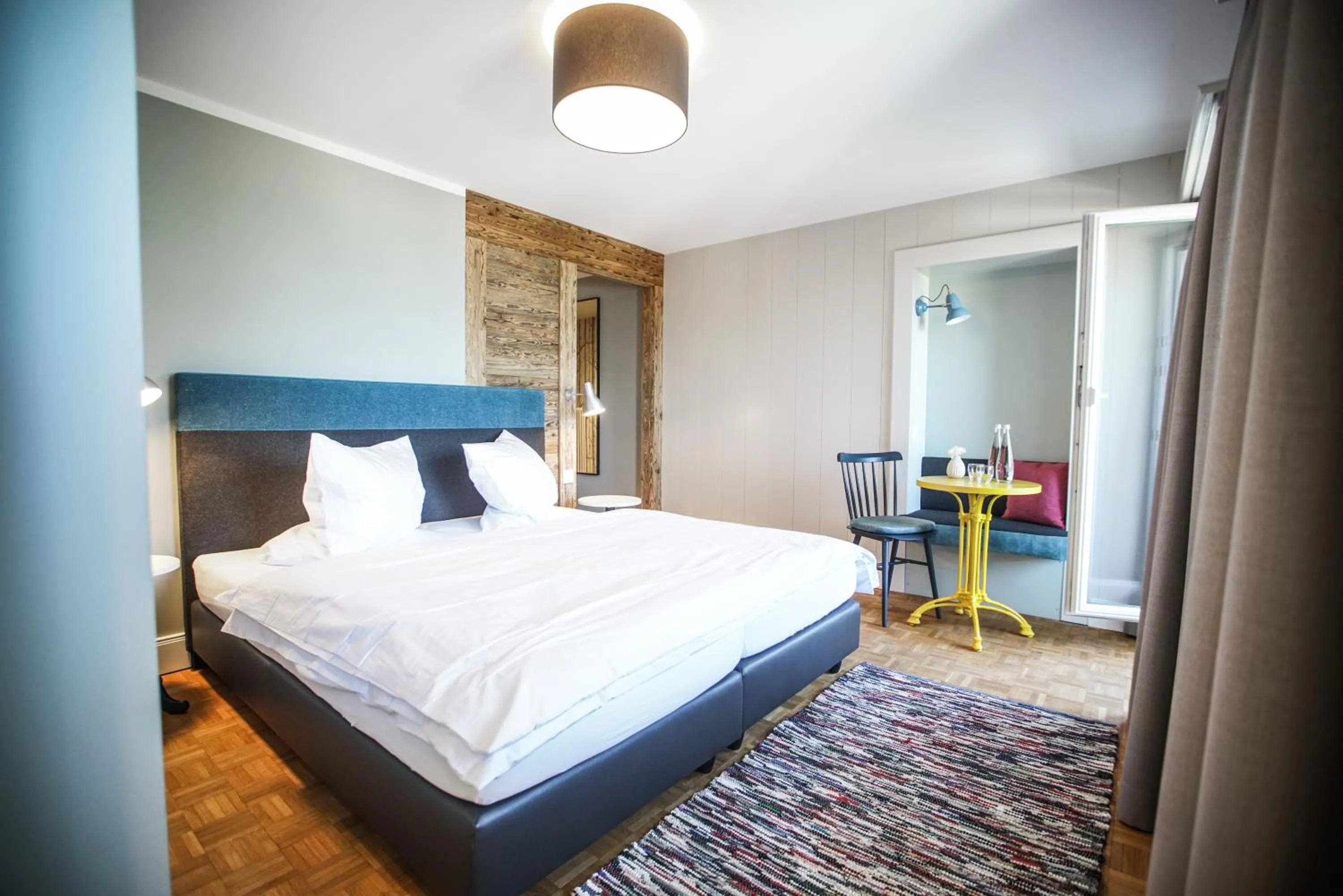 Living room, Bed in B&B Zum Schleif