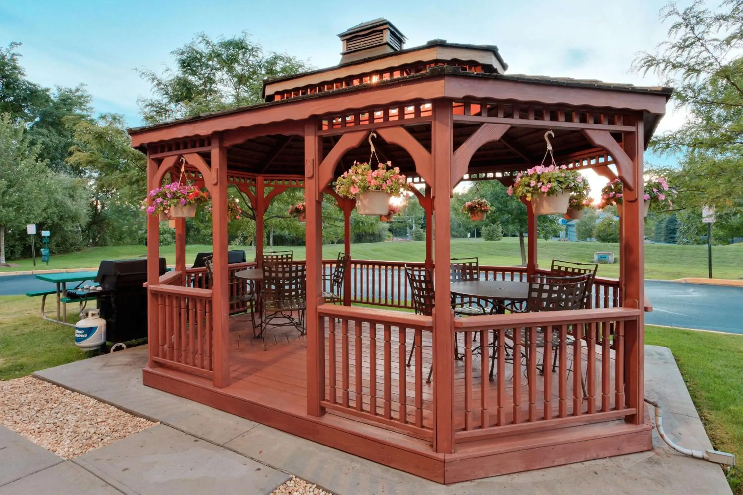 Property building in Sonesta Simply Suites Nanuet Property building in Sonesta Simply Suites Nanuet