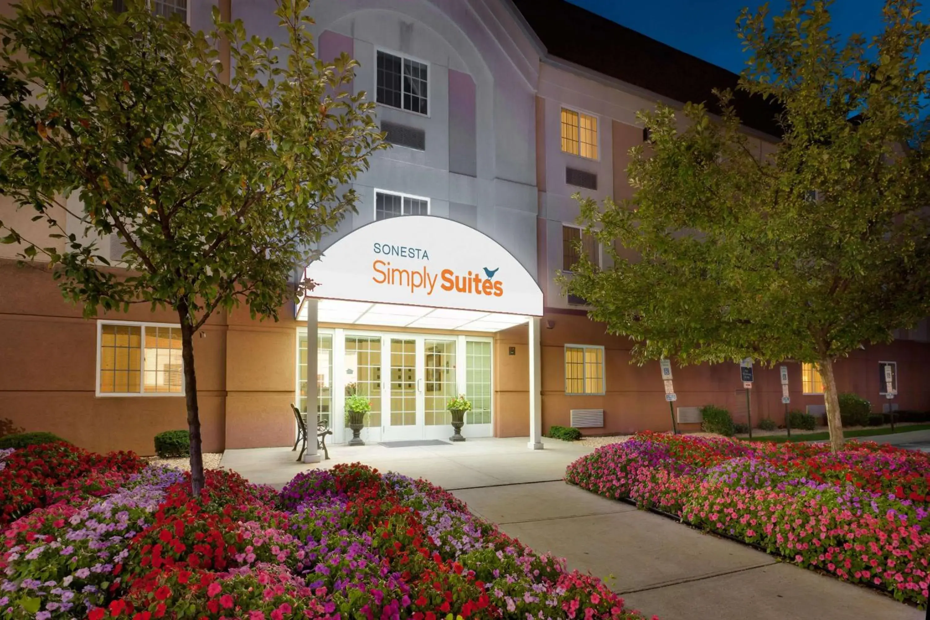 Property building in Sonesta Simply Suites Nanuet Property building in Sonesta Simply Suites Nanuet