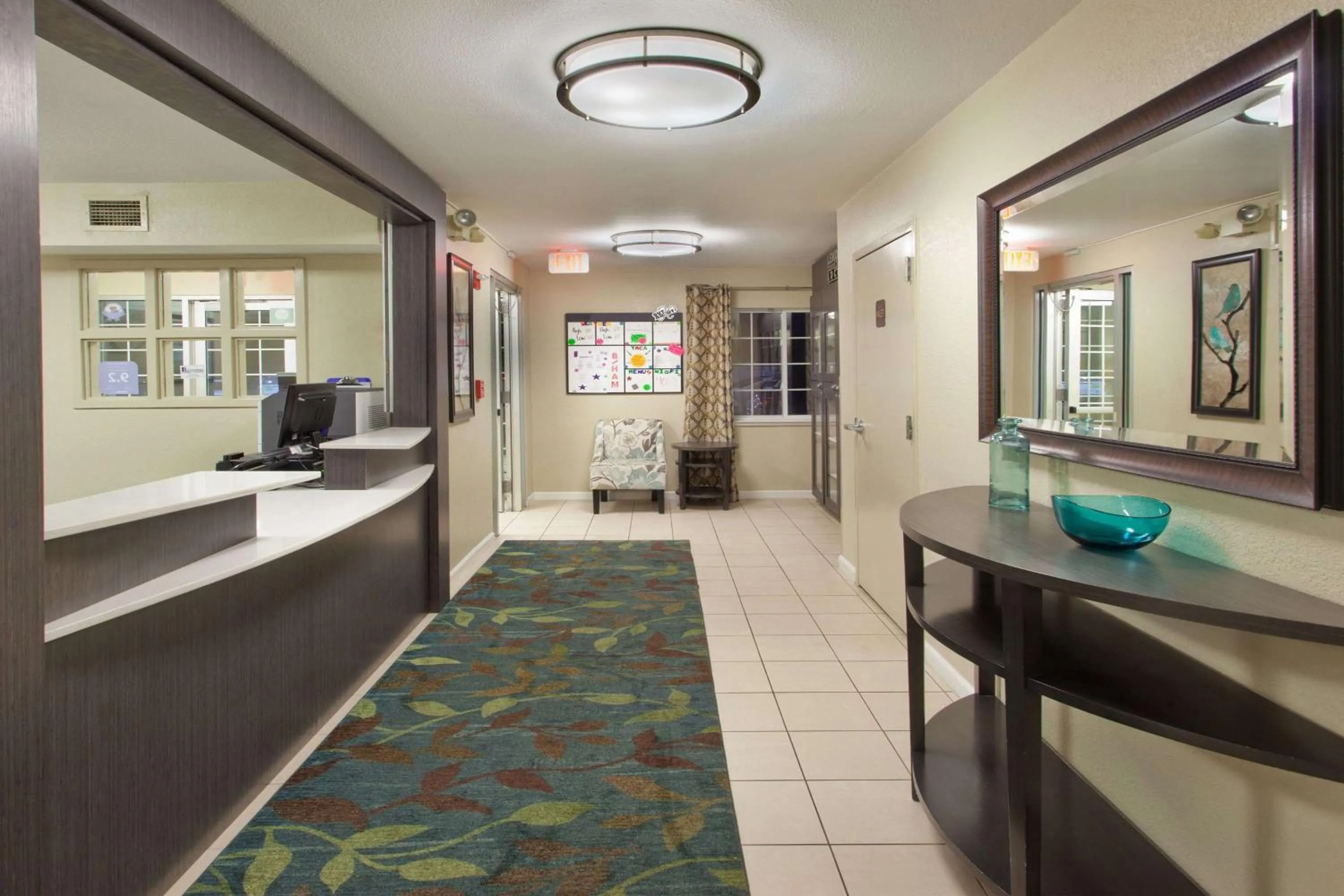 Lobby or reception in Sonesta Simply Suites Nanuet