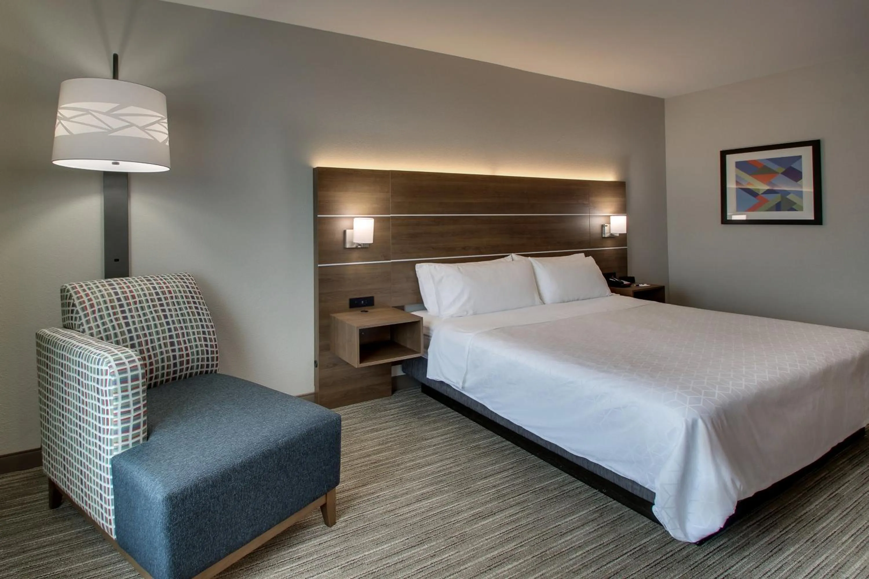 Photo of the whole room, Bed in Holiday Inn Express Hotel & Suites Waukegan/Gurnee by IHG