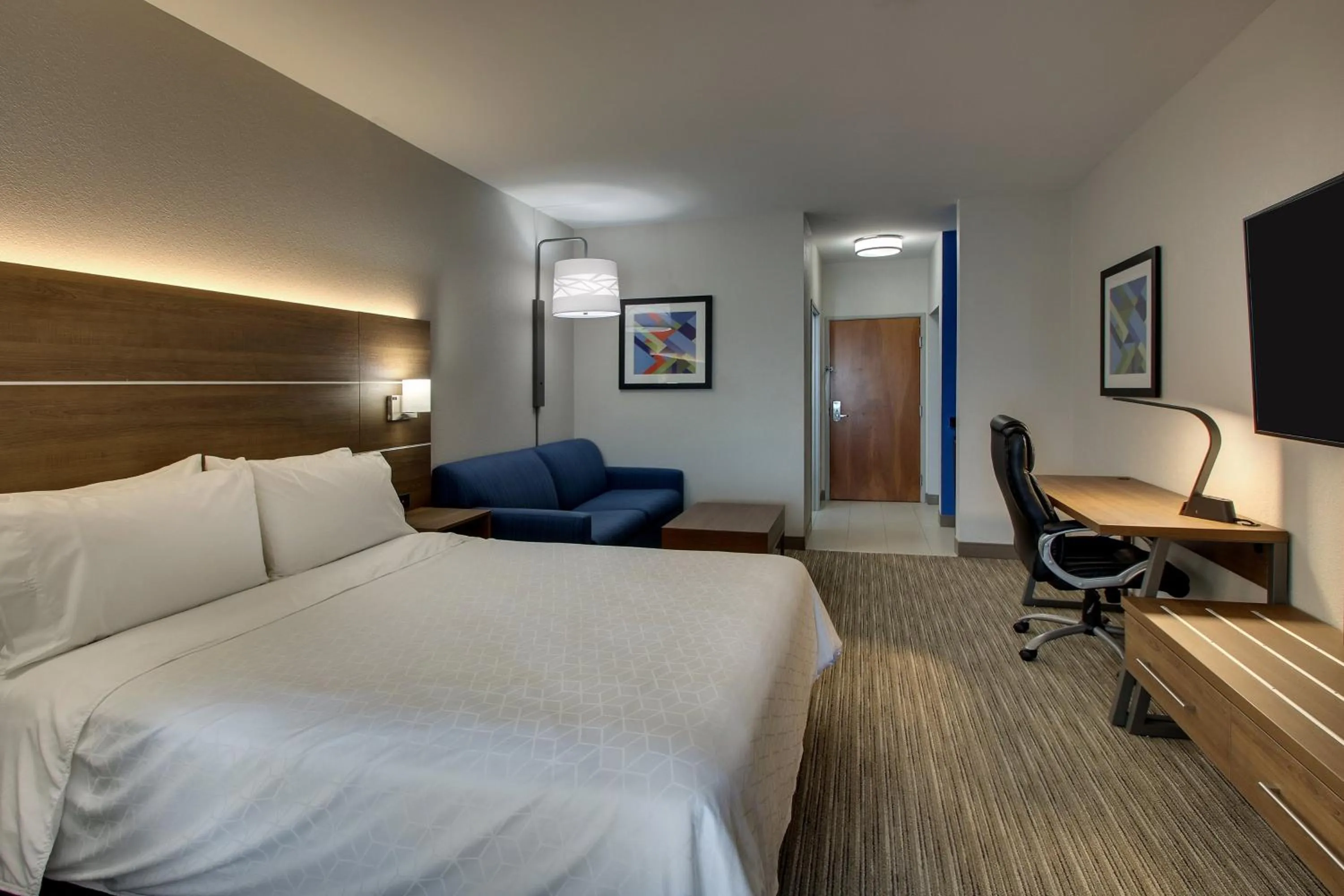 Bedroom, Bed in Holiday Inn Express Hotel & Suites Waukegan/Gurnee by IHG