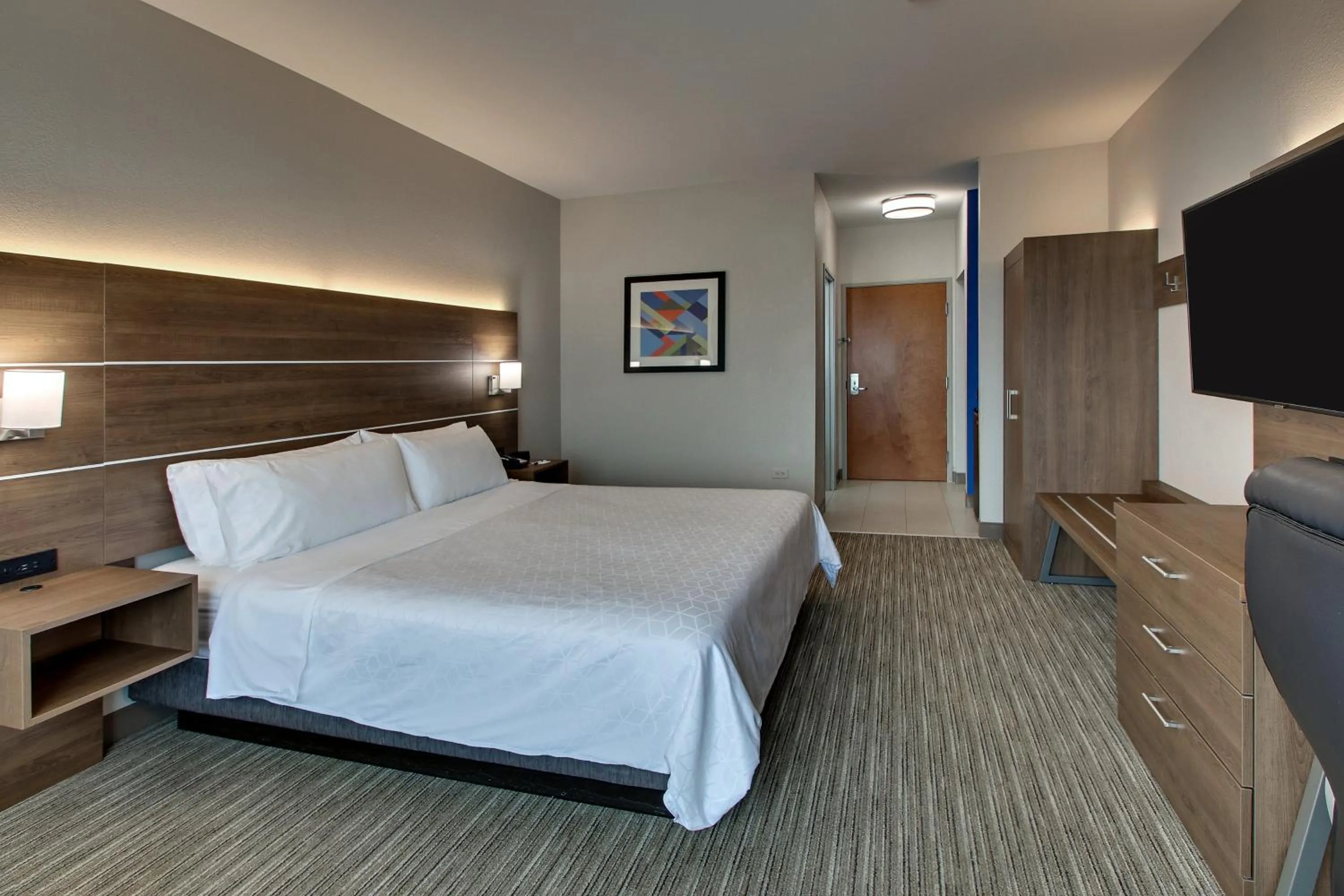 Photo of the whole room, Bed in Holiday Inn Express Hotel & Suites Waukegan/Gurnee by IHG