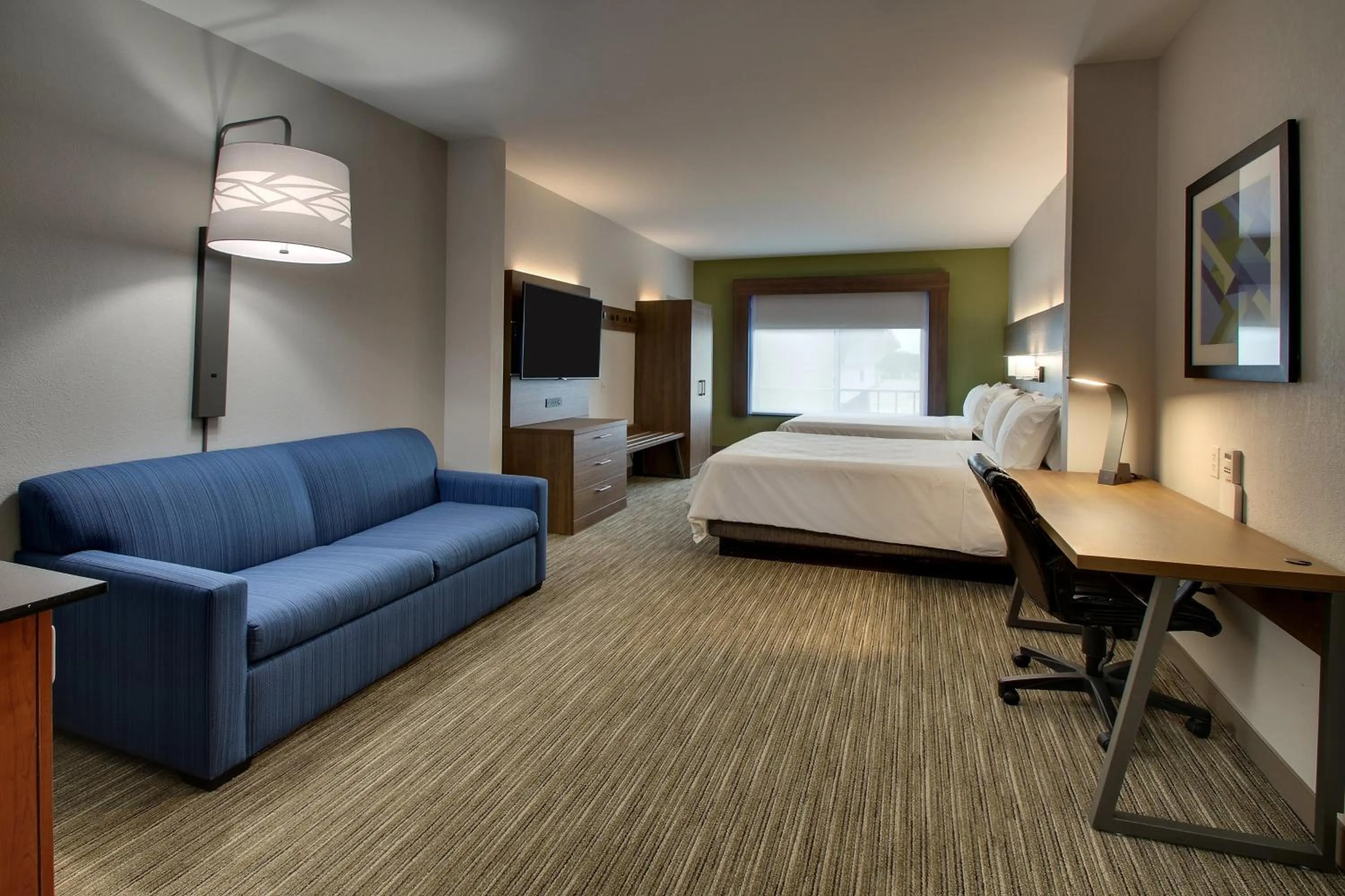 Photo of the whole room, Bed in Holiday Inn Express Hotel & Suites Waukegan/Gurnee by IHG
